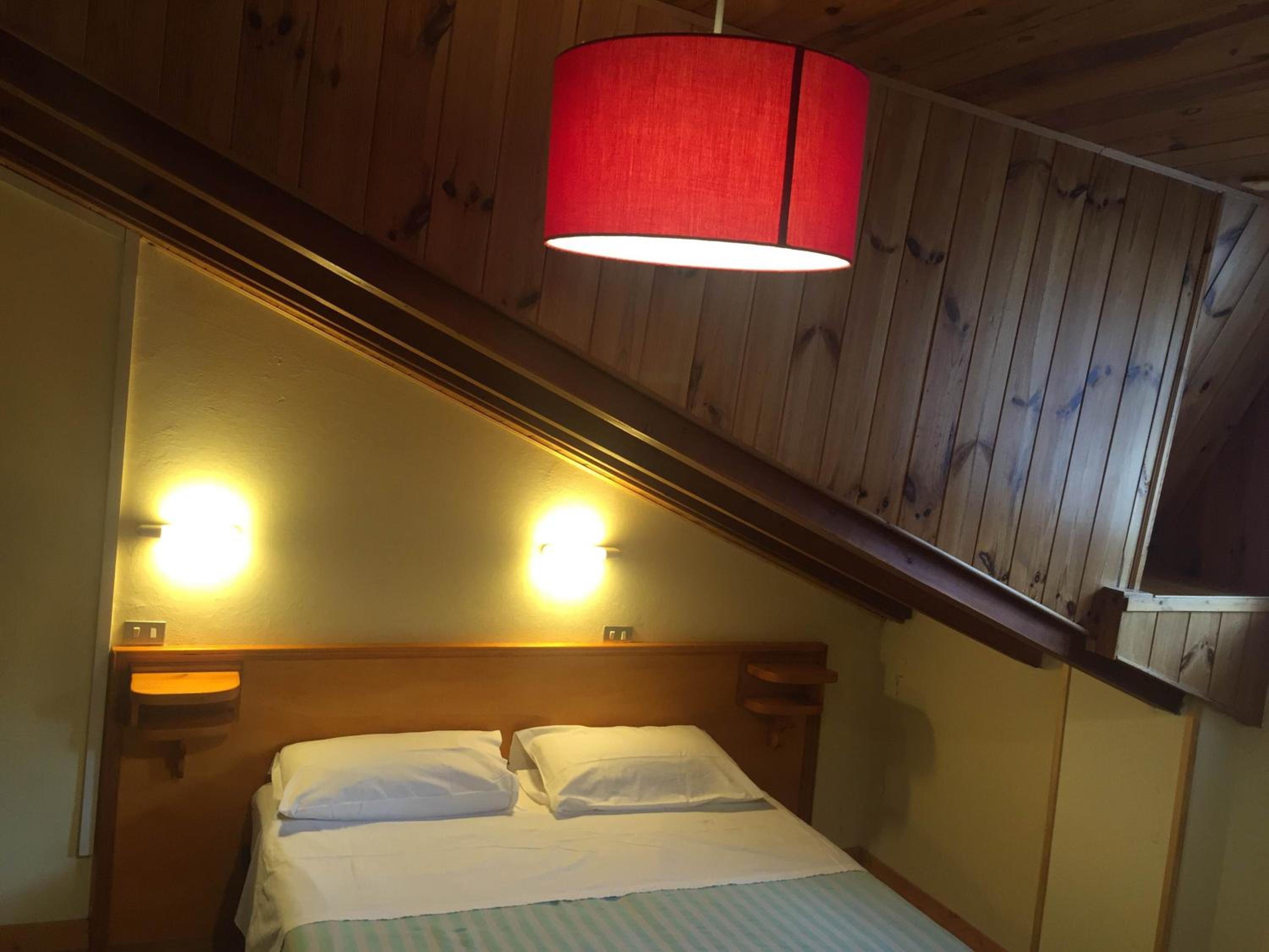 Economy Triple Room - Photo 5