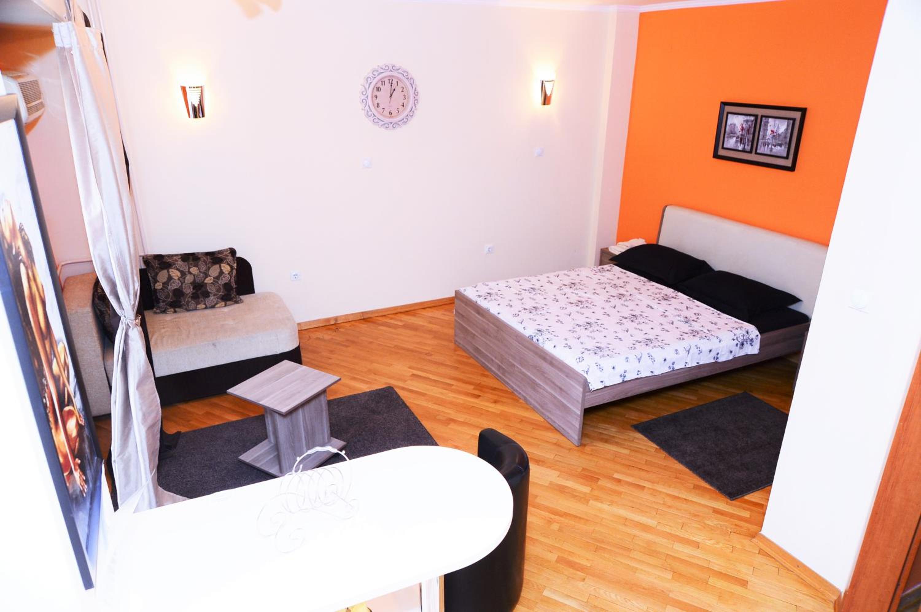 Superior Studio Apartment 2 - Marks Engels Str. - Photo 5