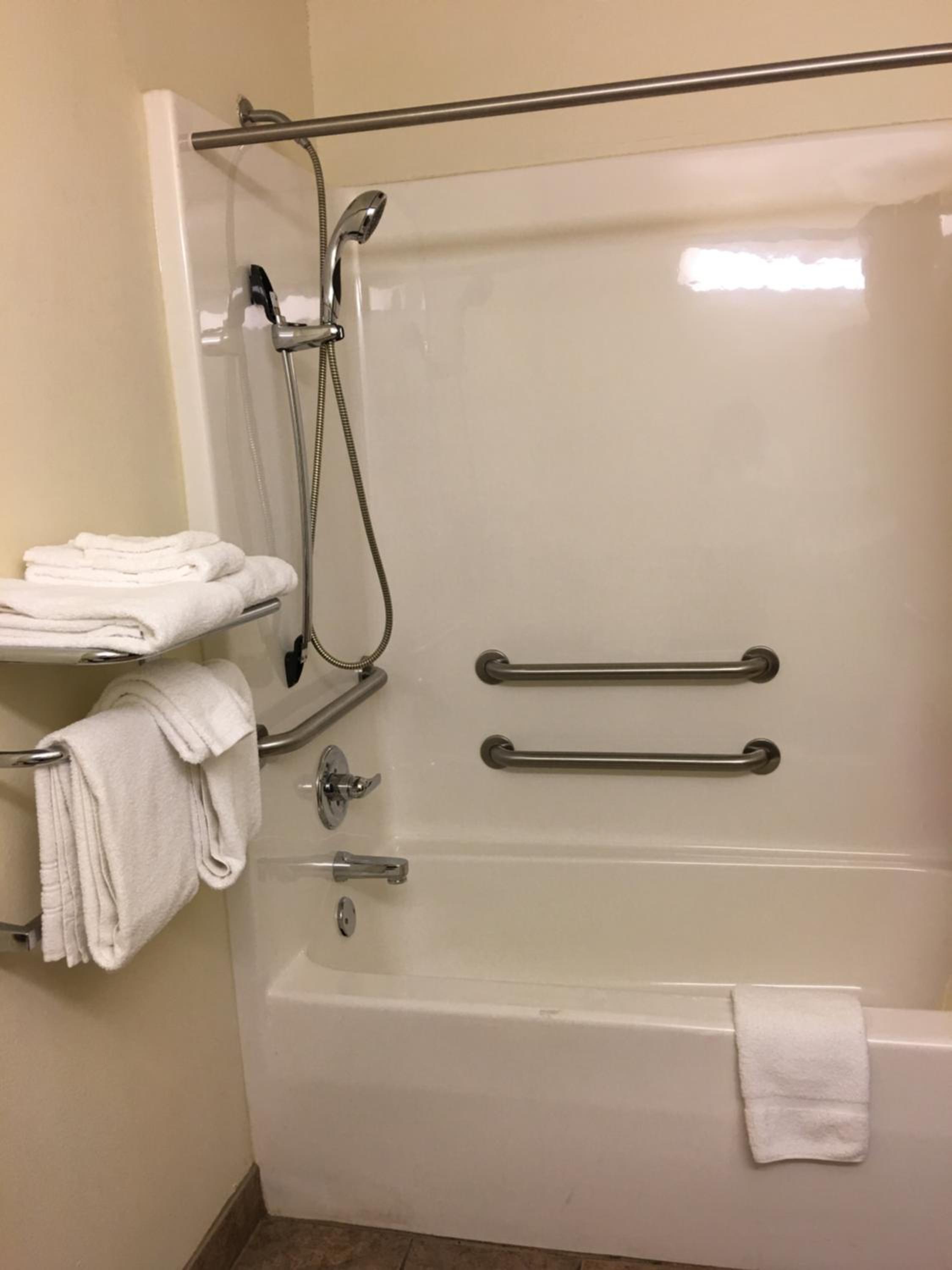 Queen Room - Disability Access/Non-Smoking - Photo 4