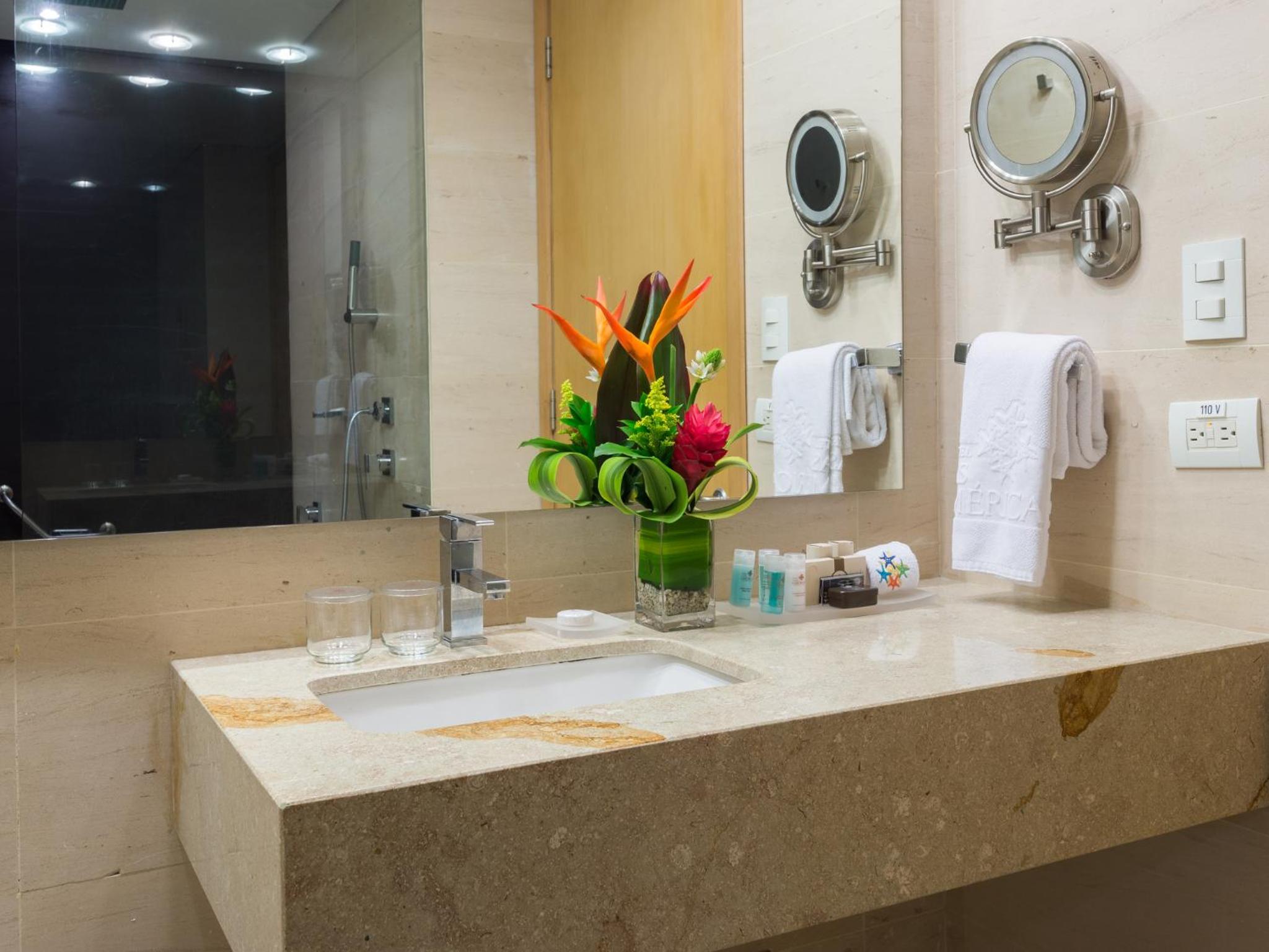 Superior Room with Sea View - Photo 5
