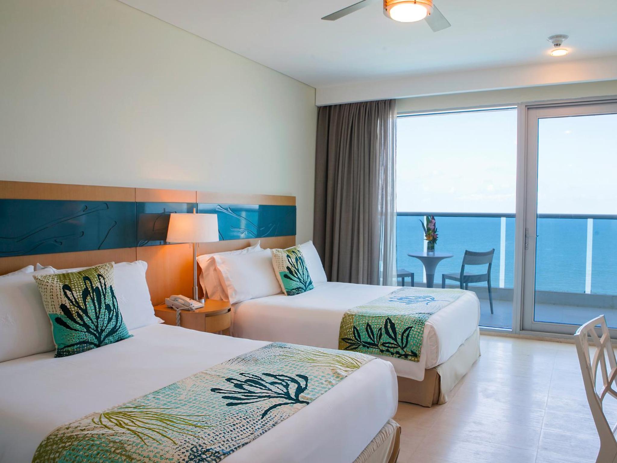 Superior Room with Sea View - Photo 3