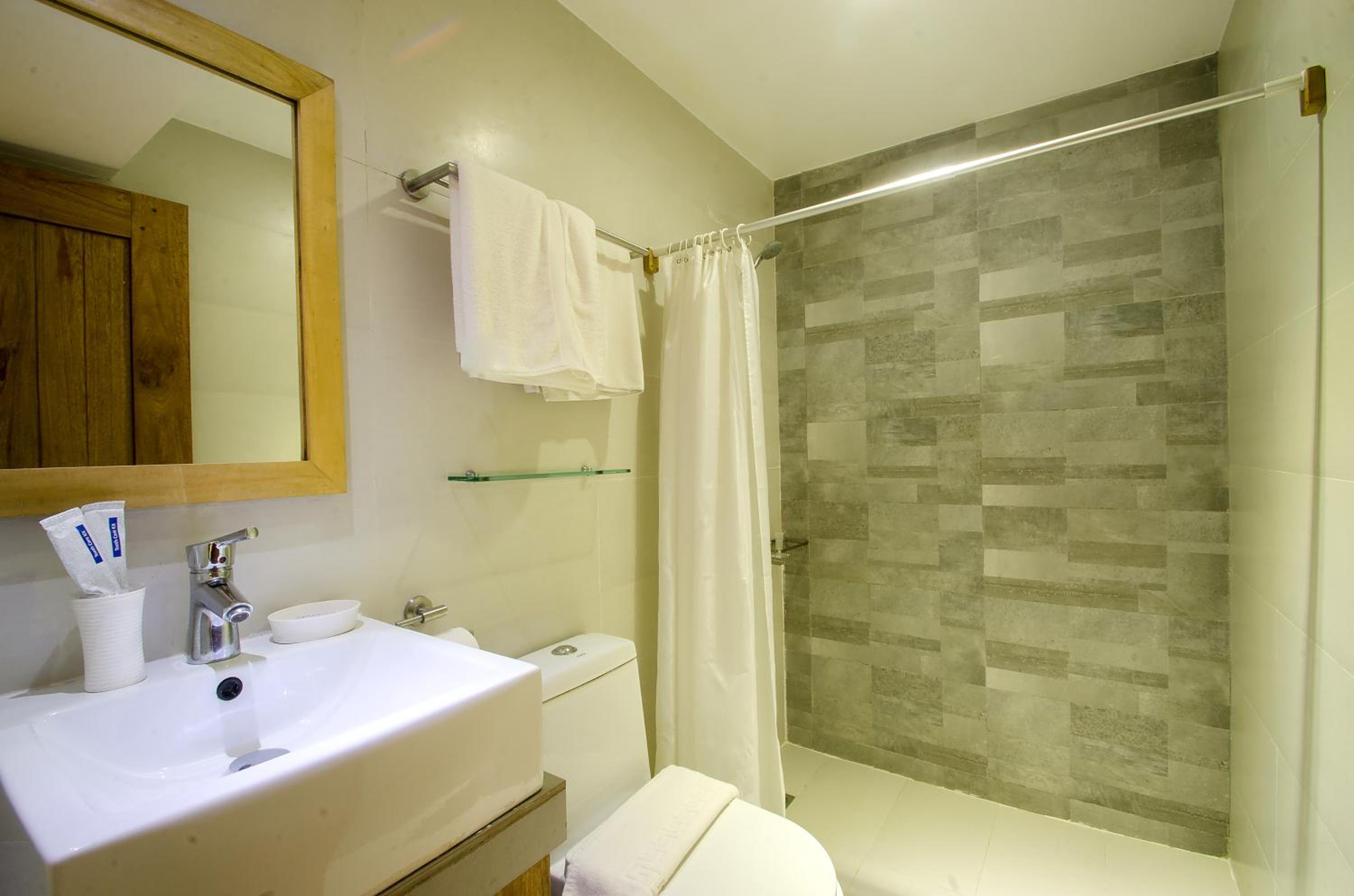 Deluxe Room - Photo 3