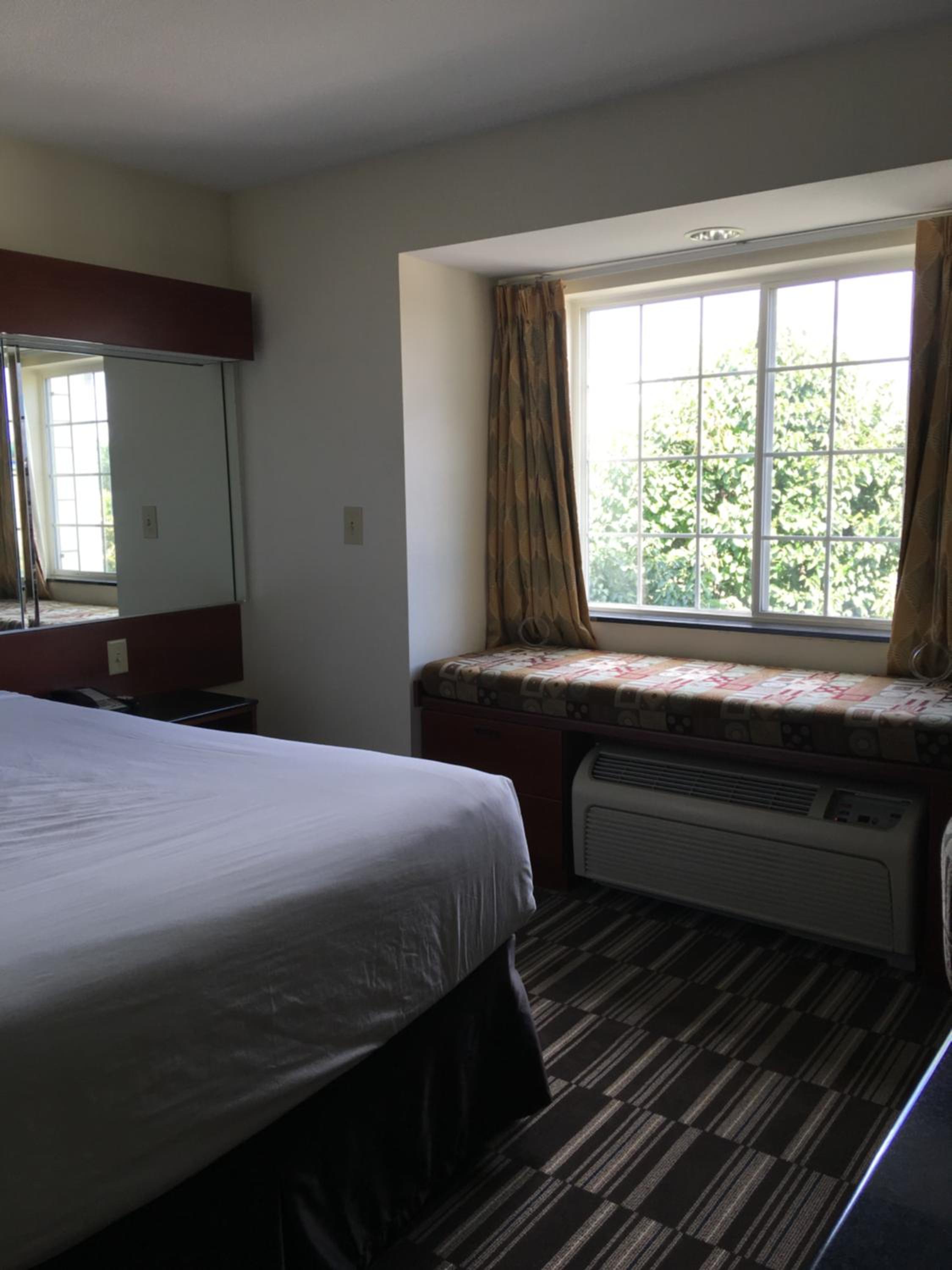 Queen Room - Disability Access/Non-Smoking - Photo 3