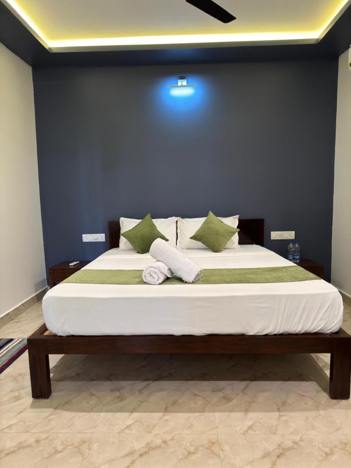 Villa with Sea View - Photo 12