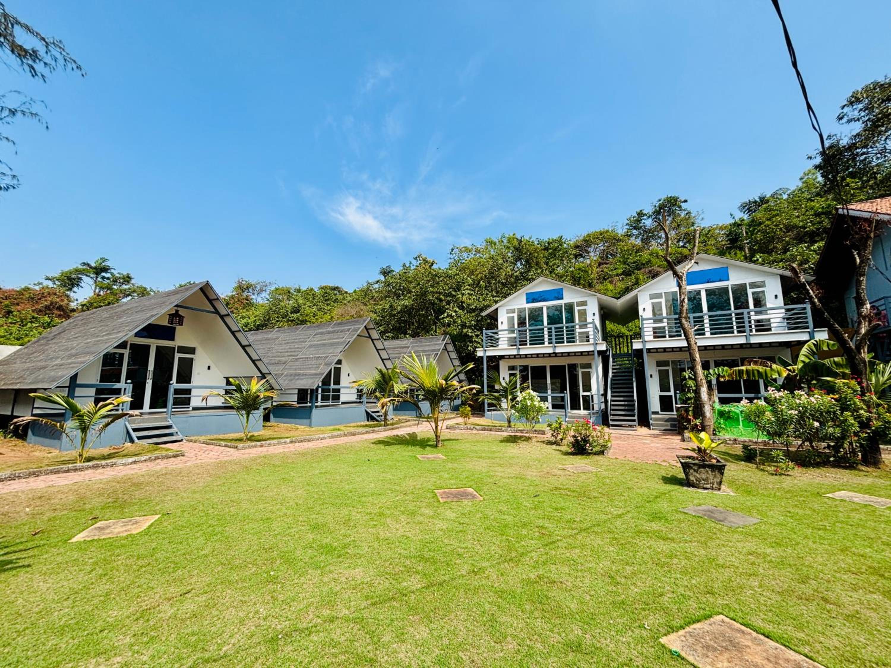 Villa with Sea View - Photo 1