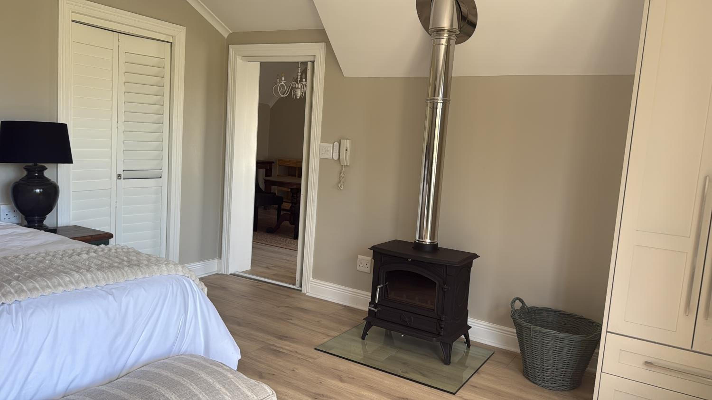Deluxe King Suite
