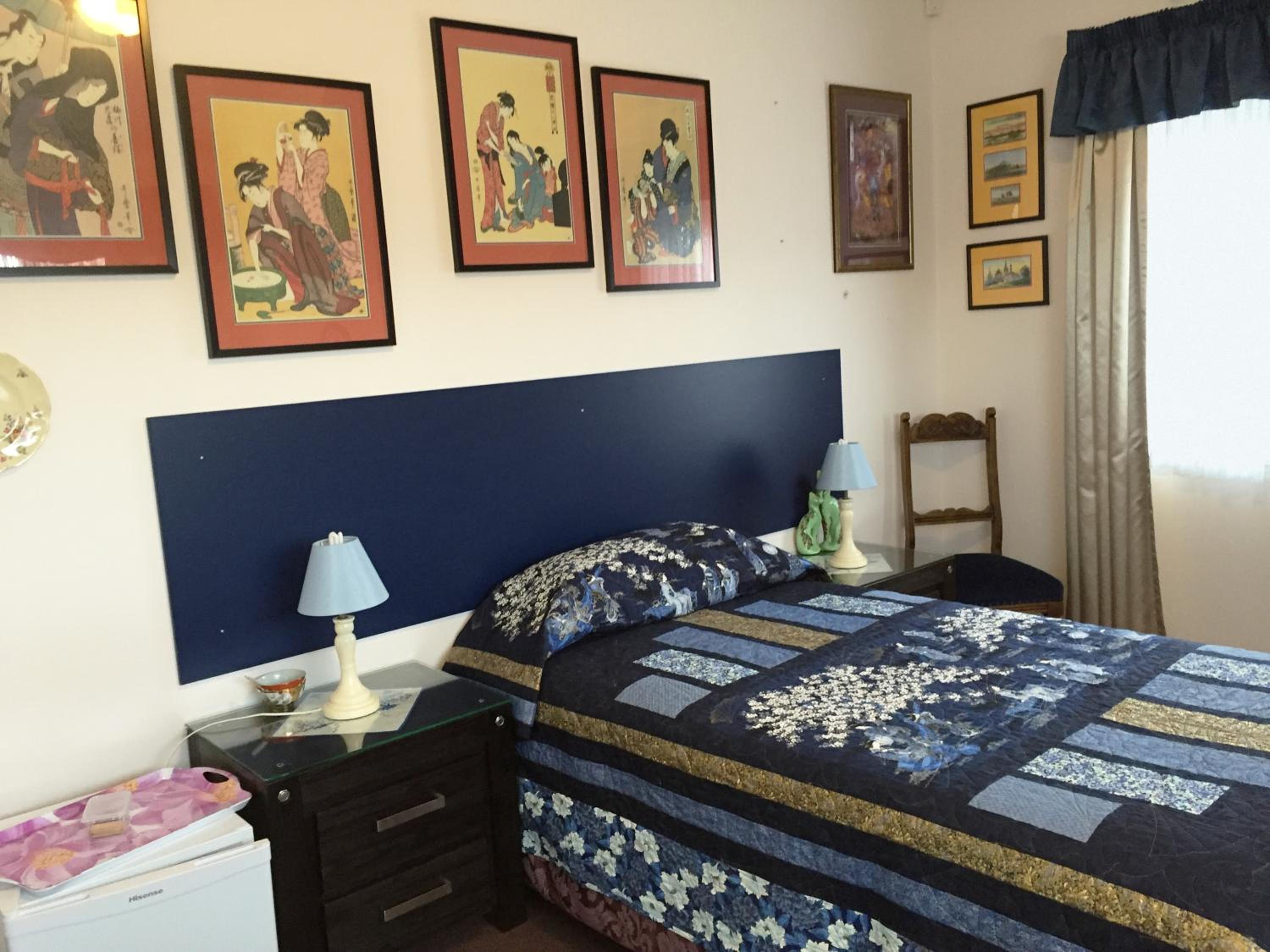 Large Single Room with Private Bathroom photo 1