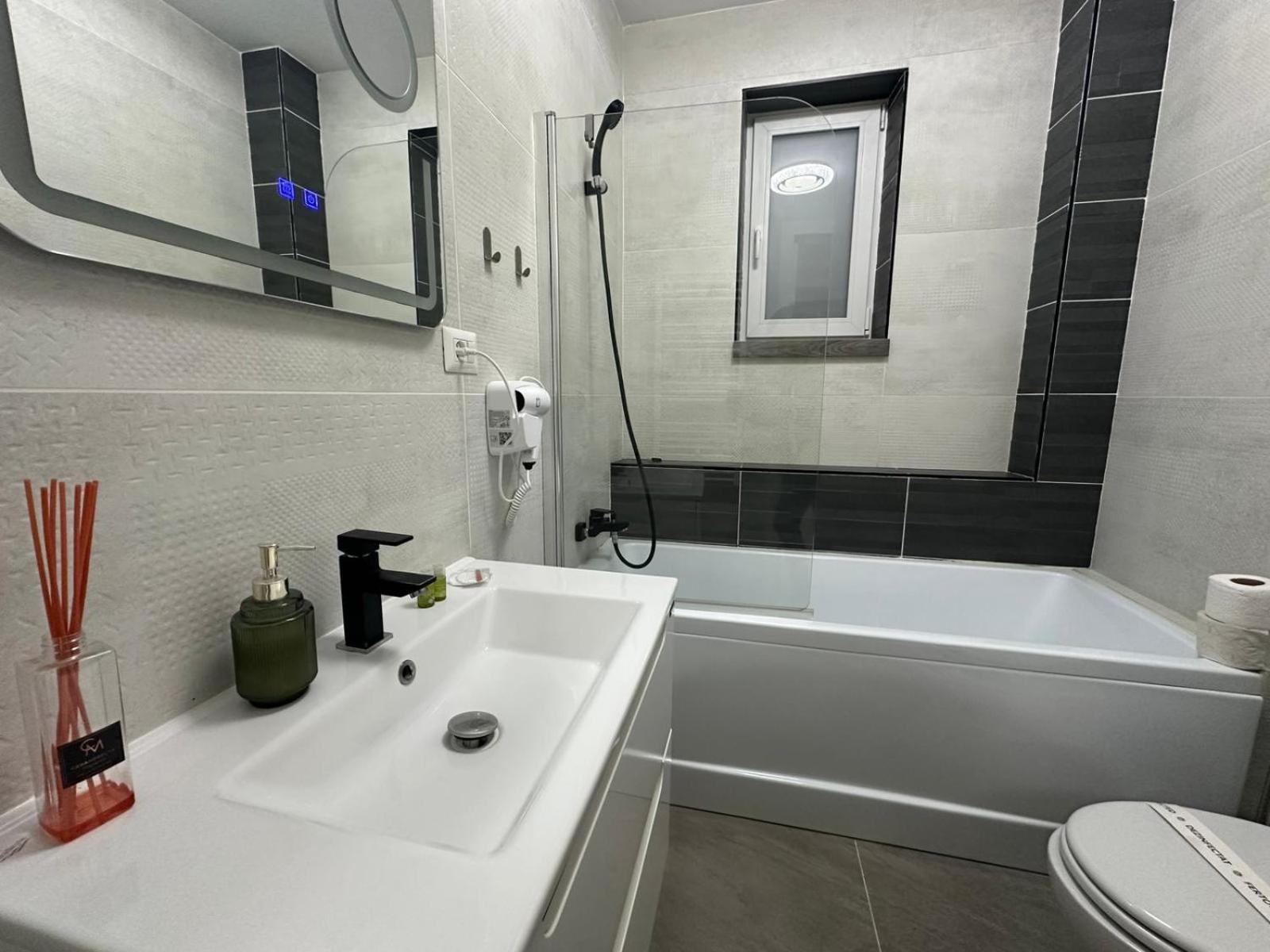 One-Bedroom Deluxe Apartment photo 1