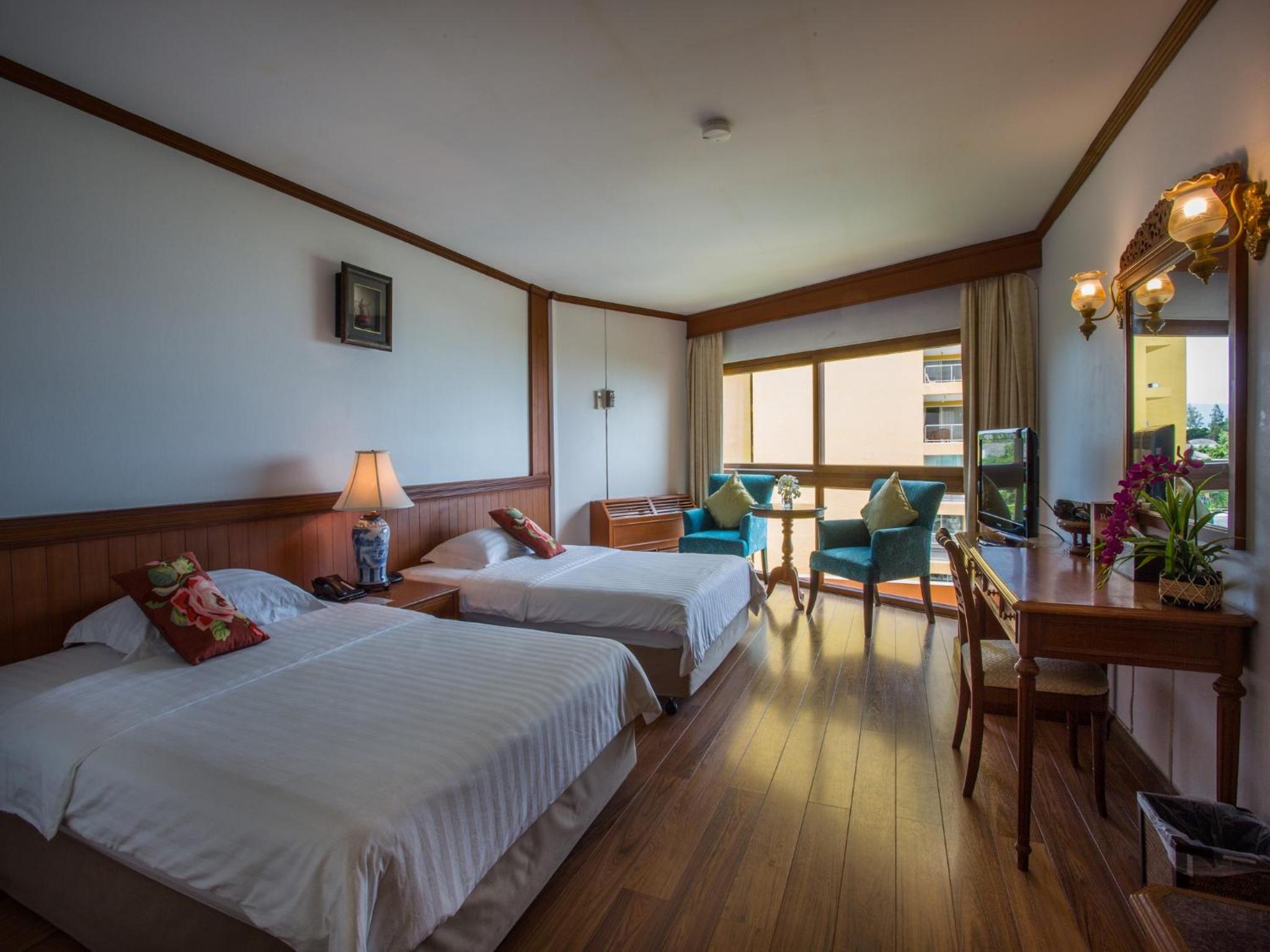 Deluxe Twin Room