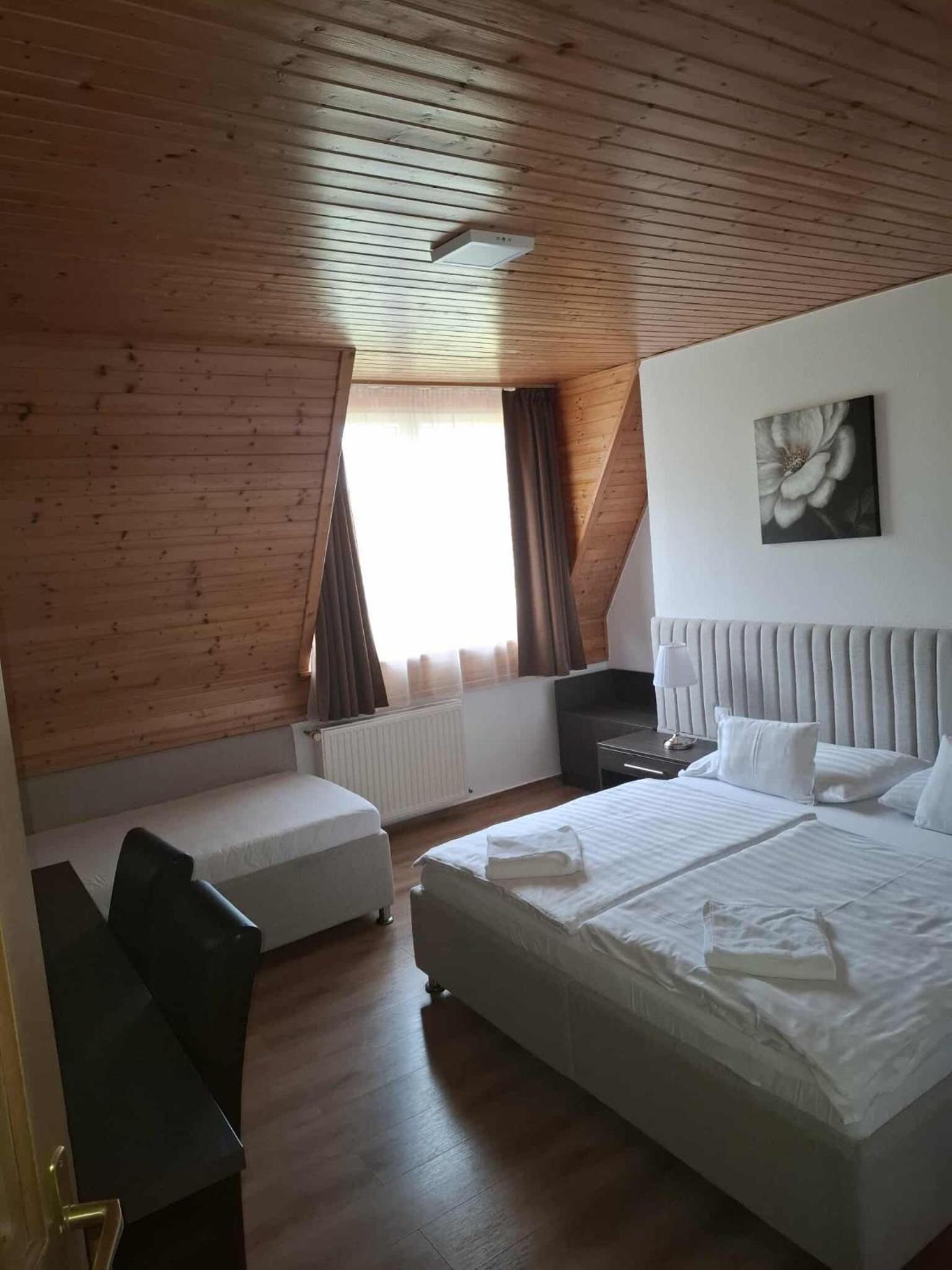 Standard Triple Room photo 2