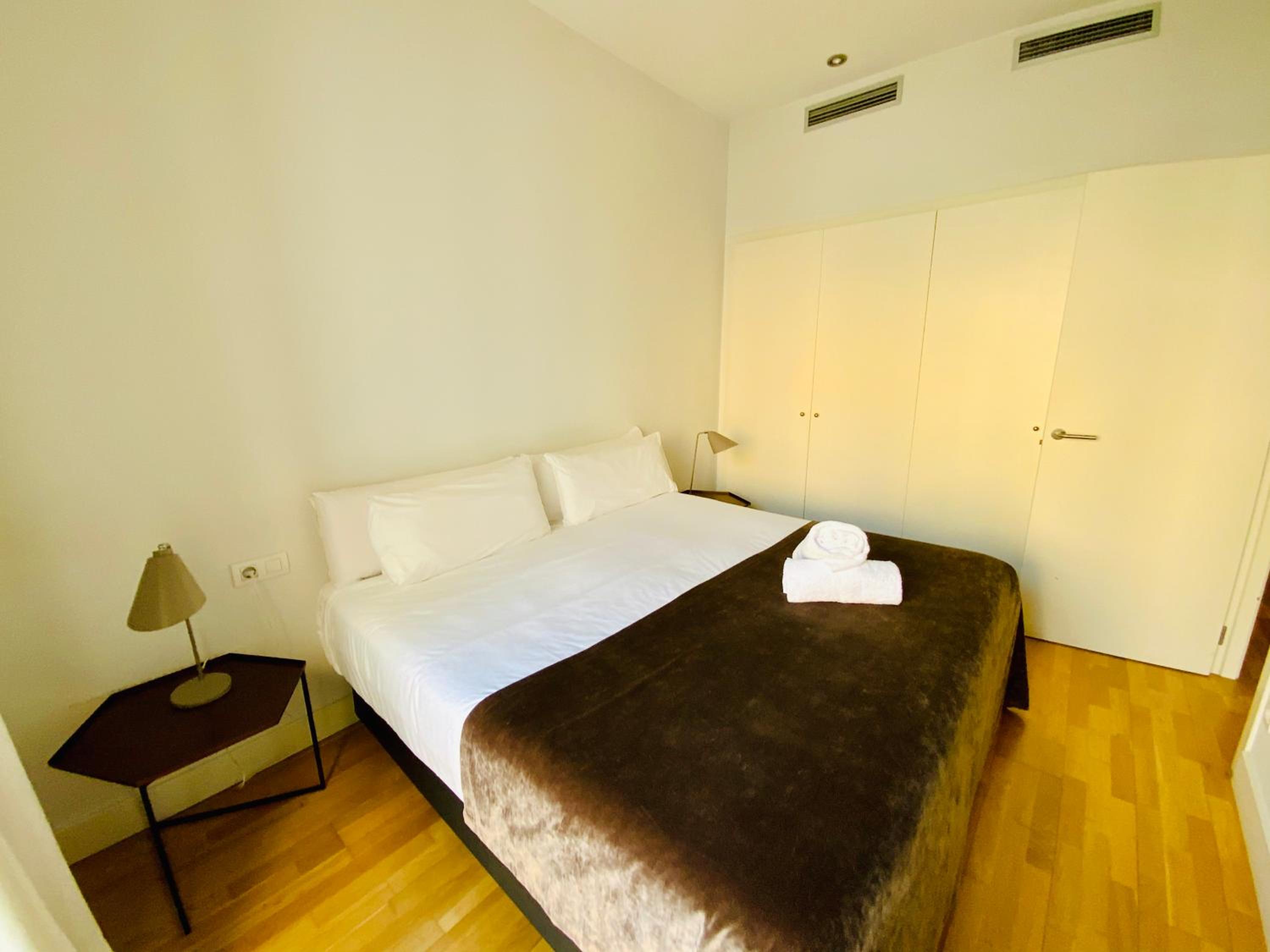 One-Bedroom Apartment photo 2