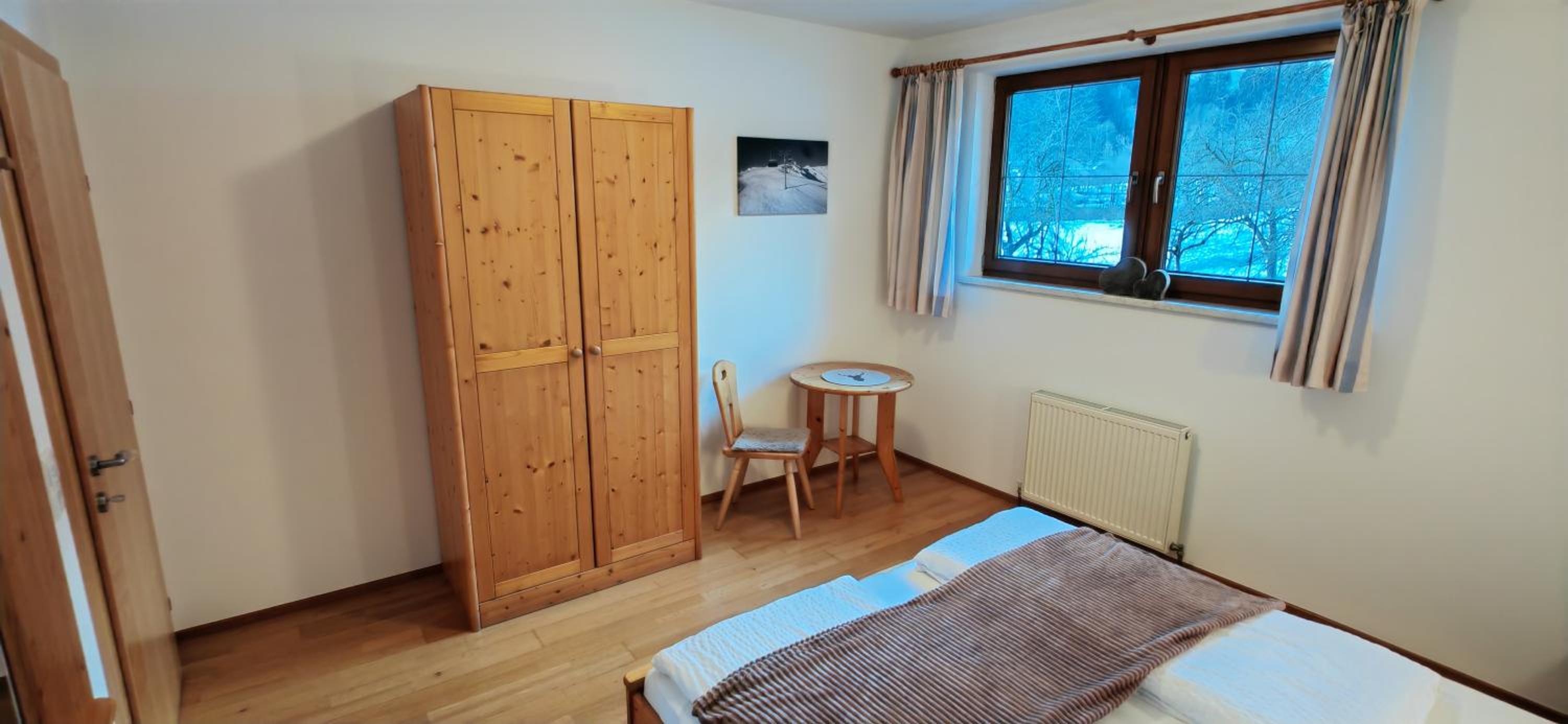 Two-Bedroom Apartment with Mountain View photo 2
