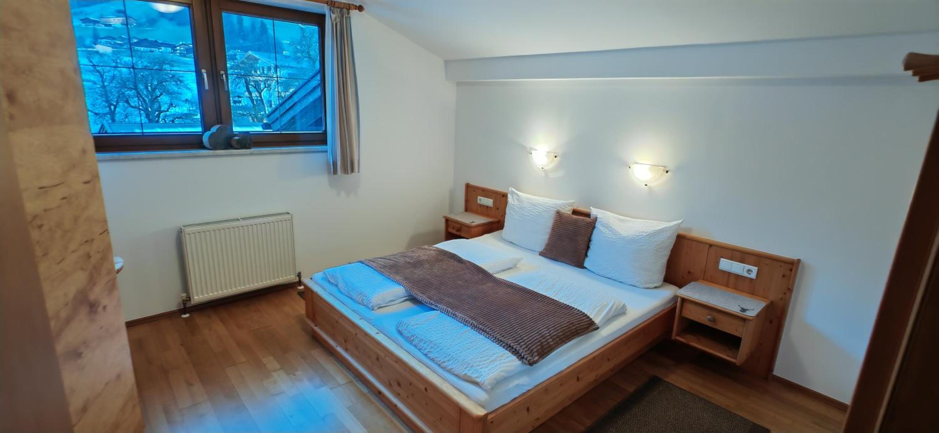 Two-Bedroom Apartment with Mountain View photo 3
