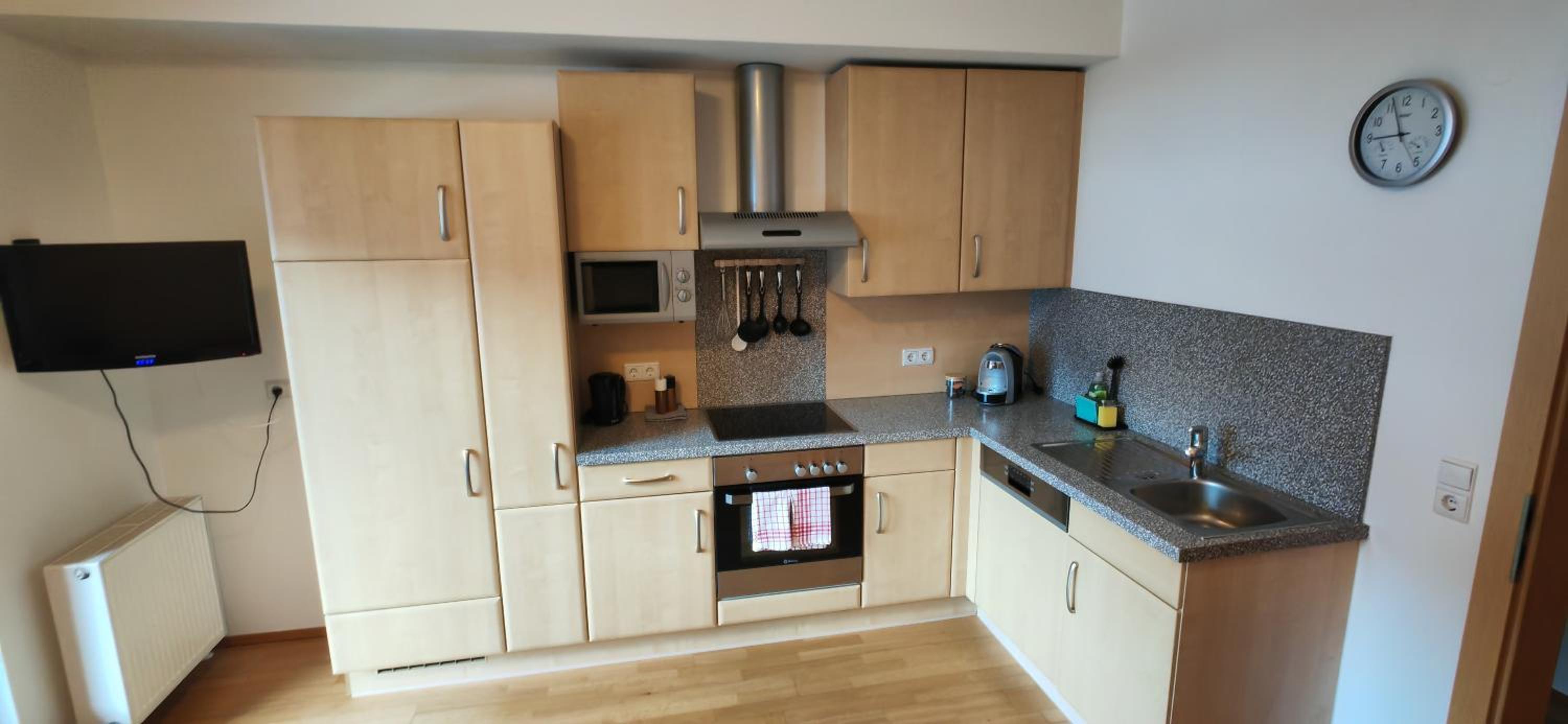 Two-Bedroom Apartment with Mountain View photo 3