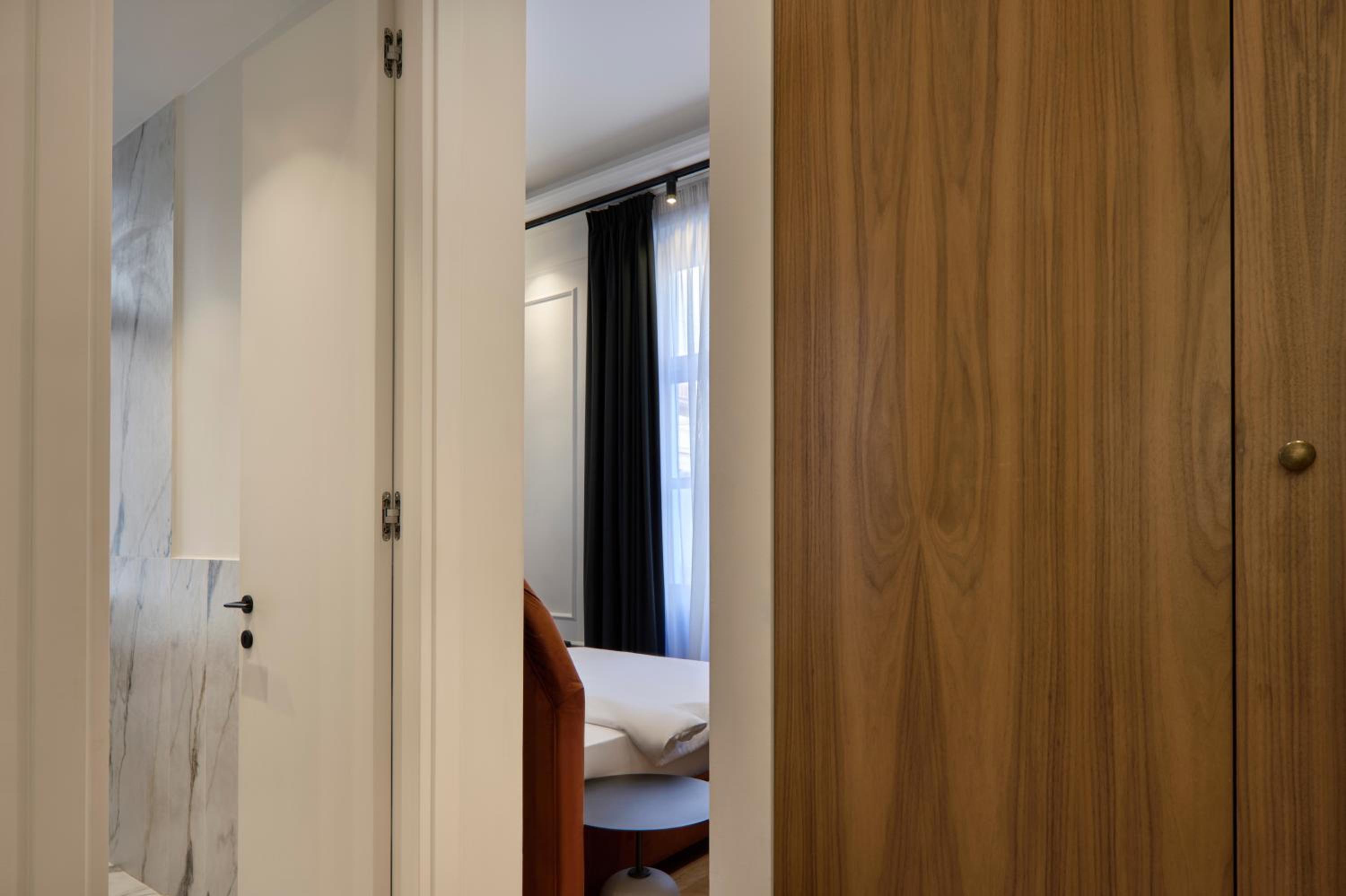 Deluxe Double Room with City View photo 1