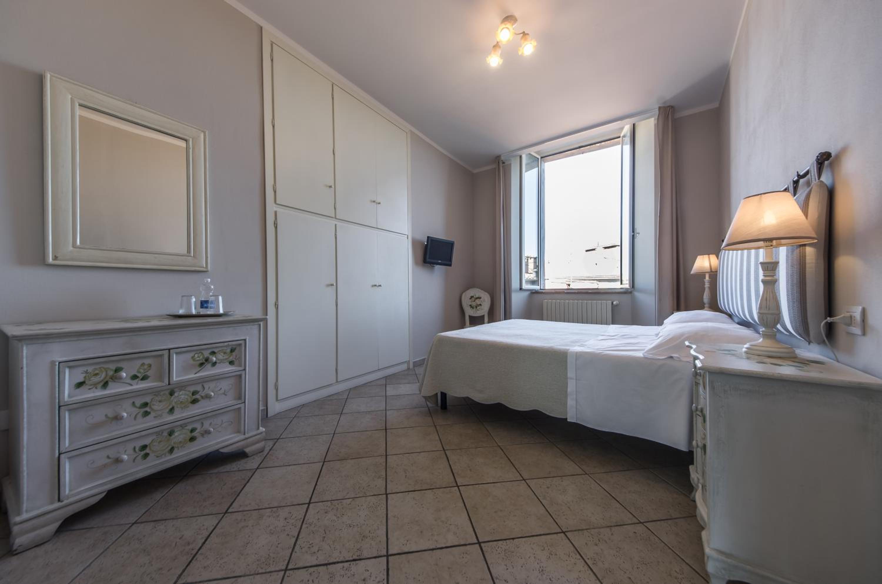 Superior Double or Twin Room - Photo 22