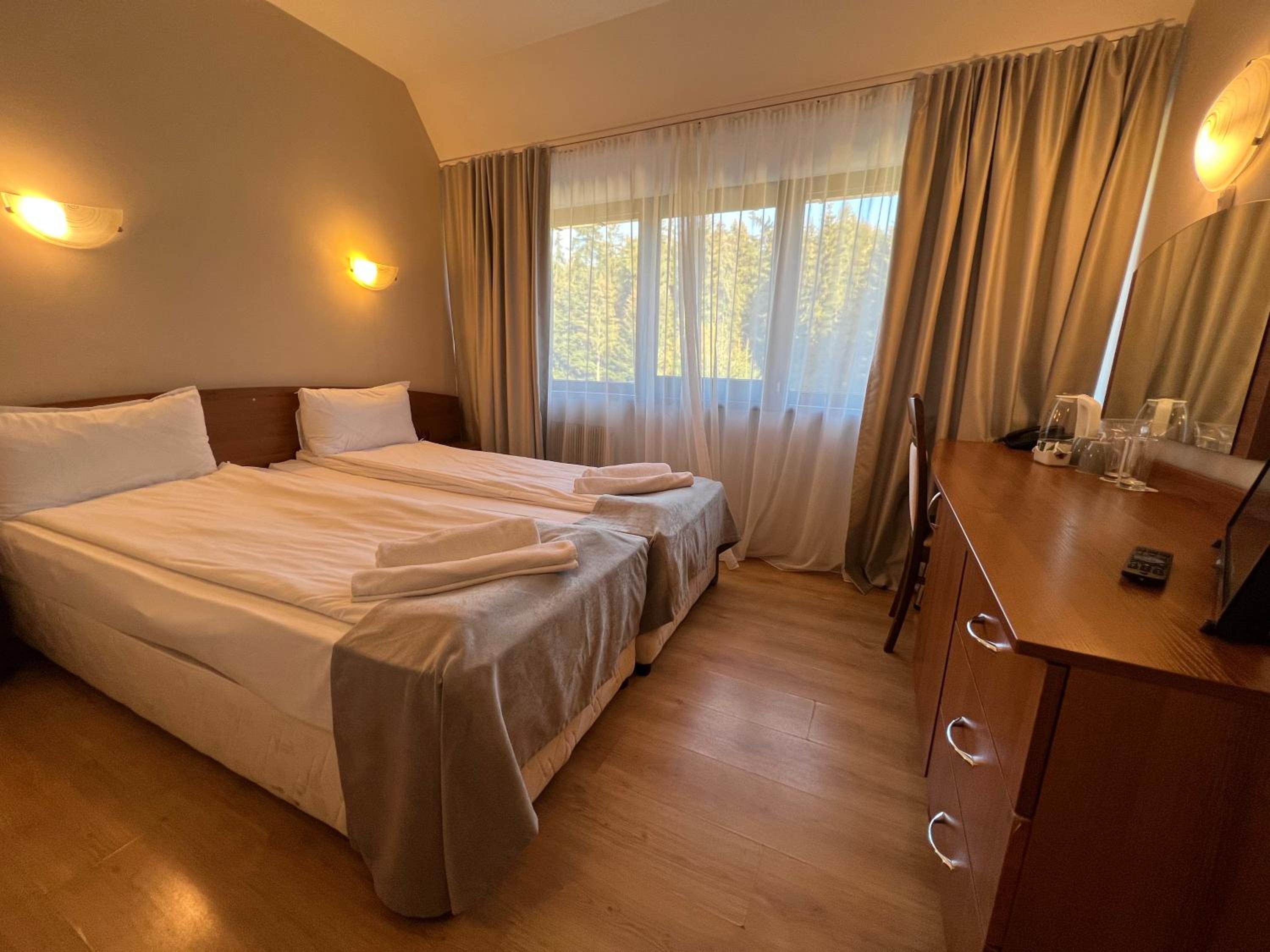 Small Double or Twin Room photo 1