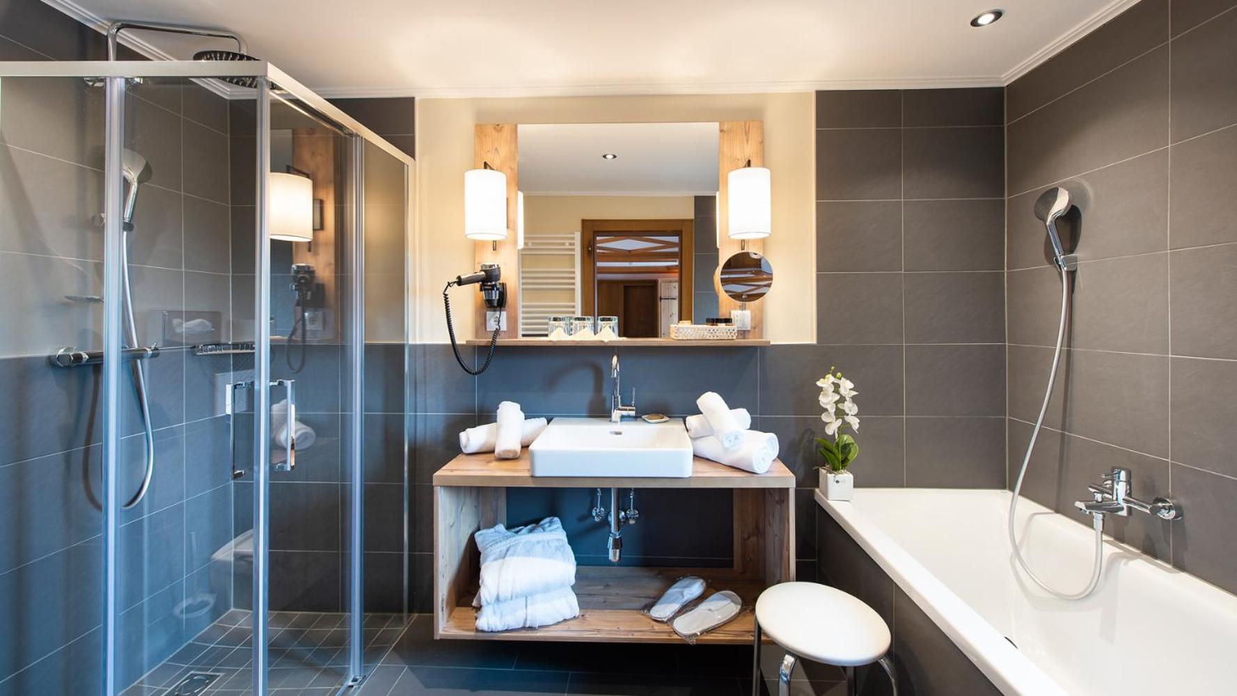 Triple Room with Bath photo 3