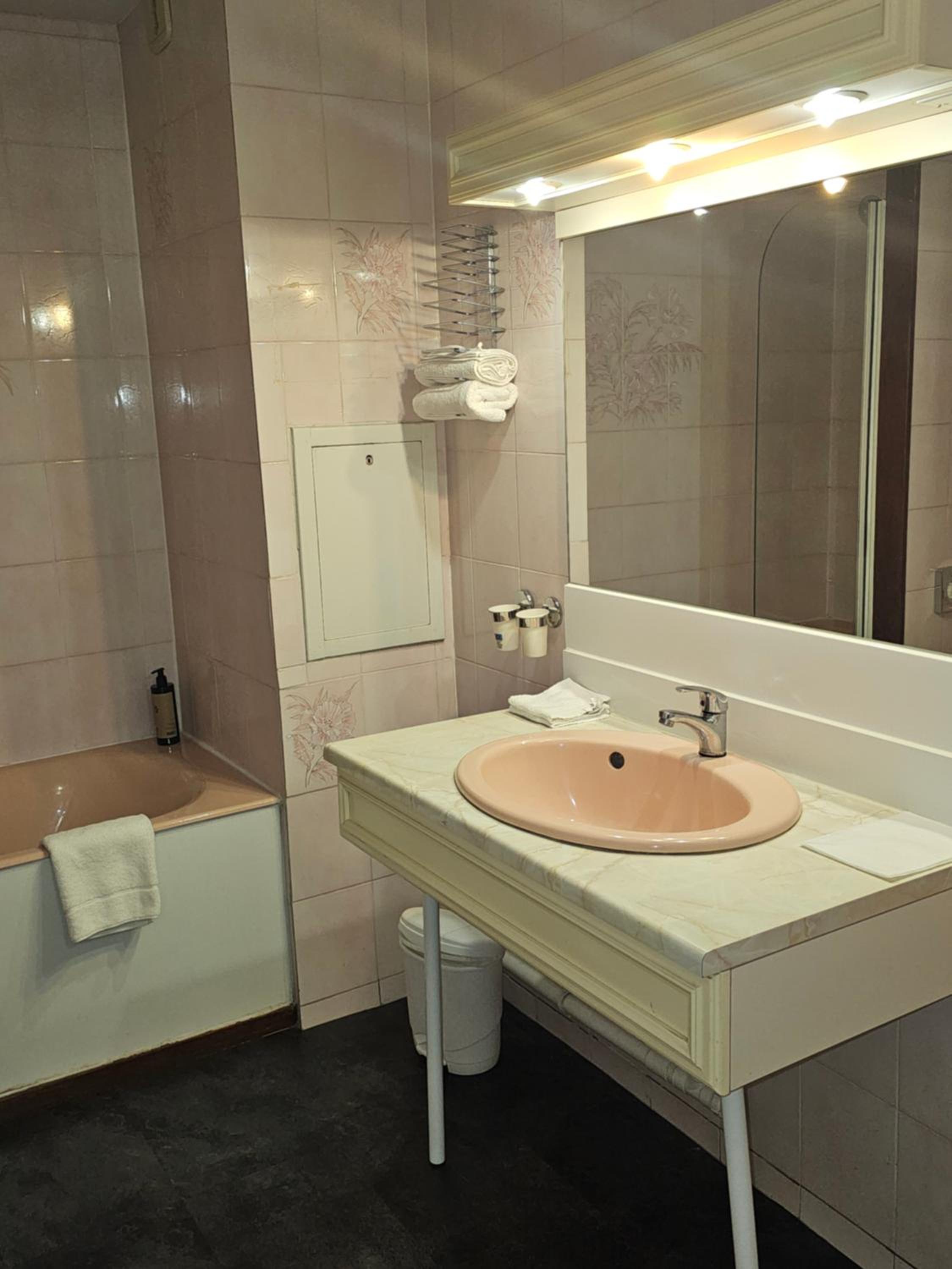 Standard Double Room photo 2