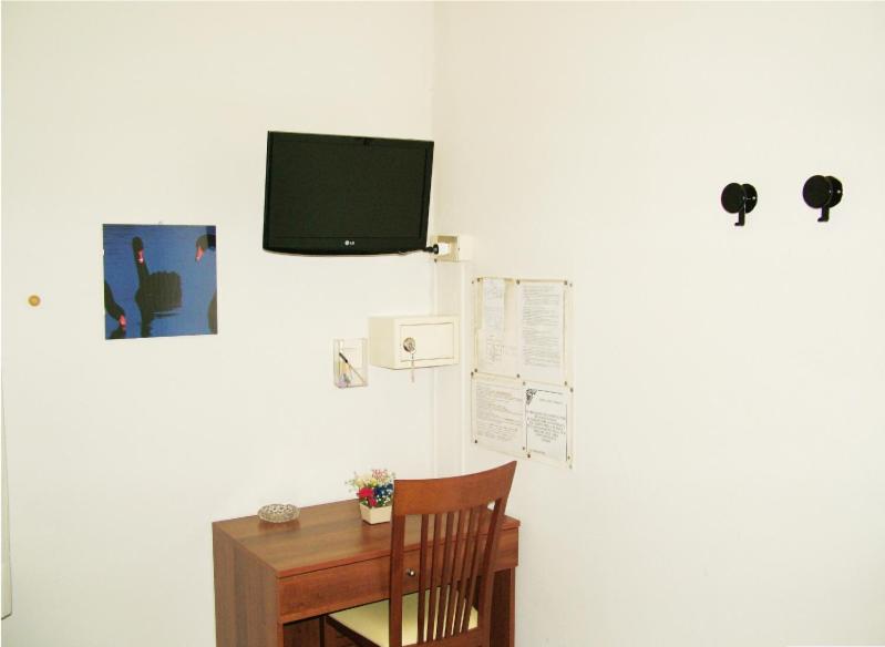 Triple Room - Photo 6