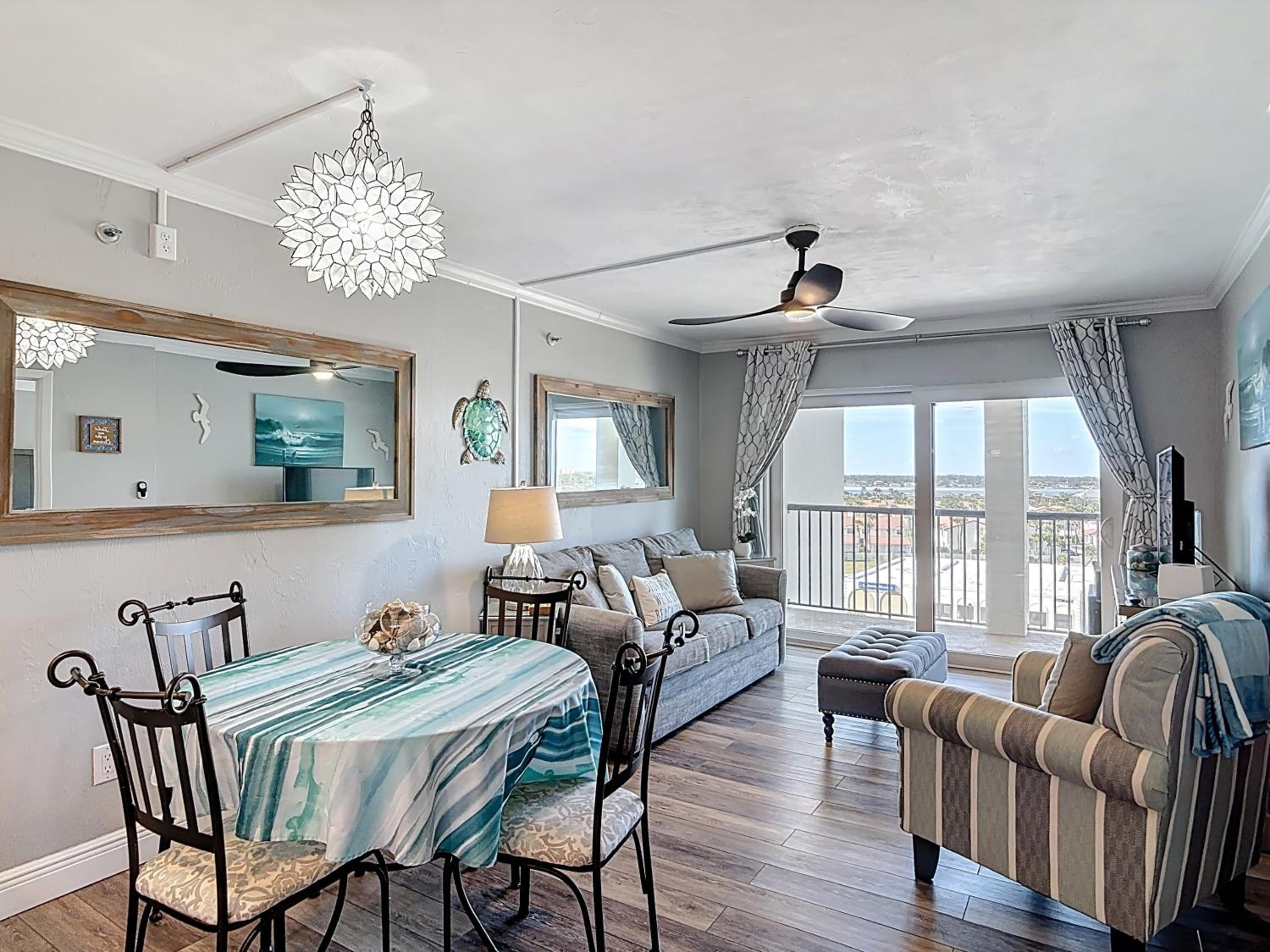 One-Bedroom Apartment with Balcony and Water View photo 3
