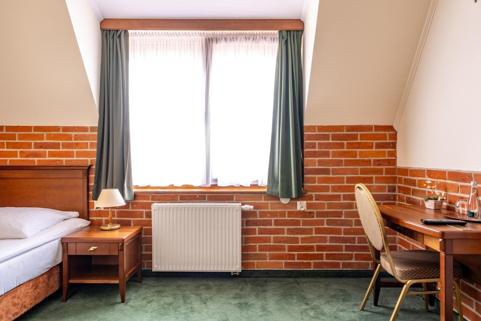 Large Single Room