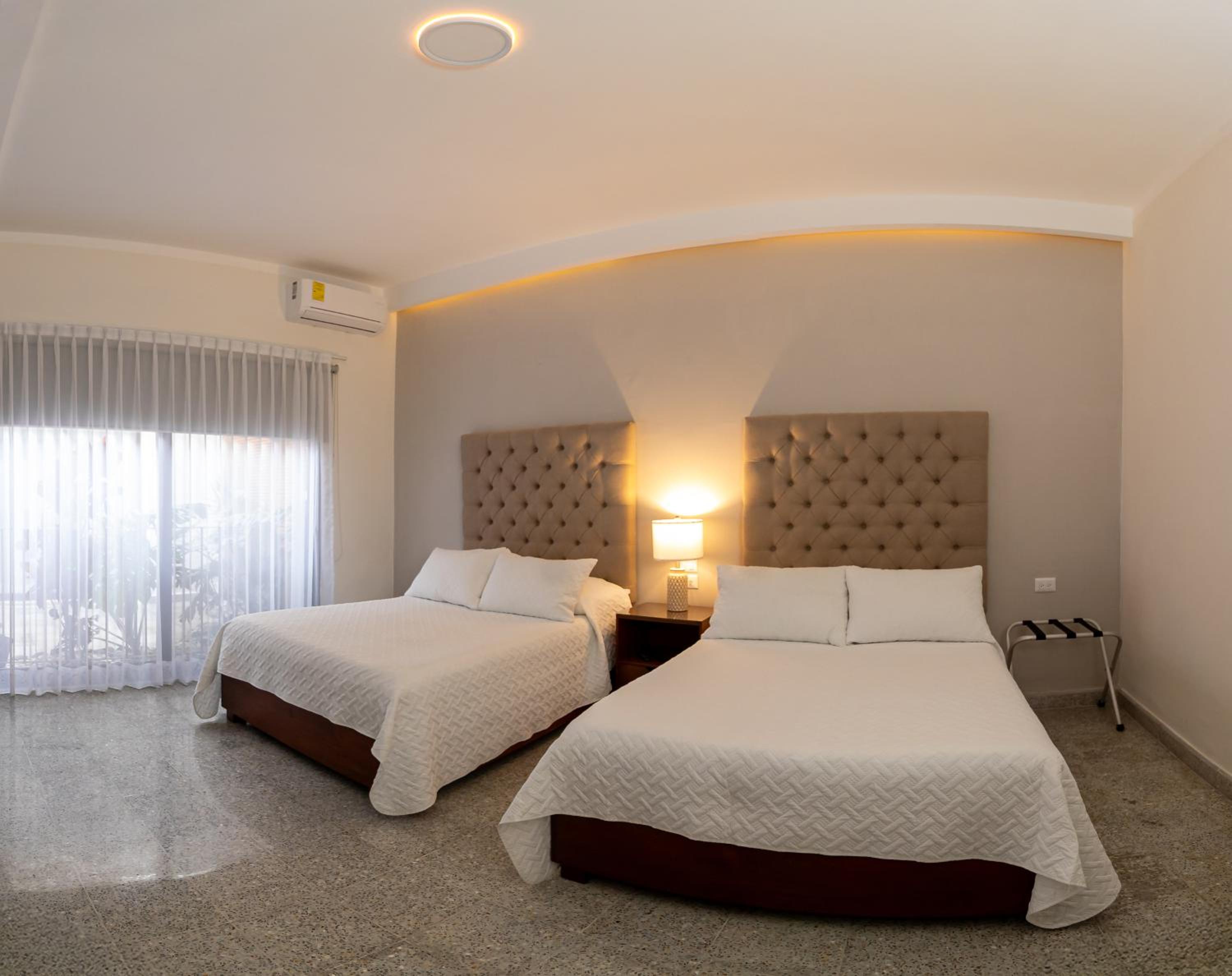 Superior Queen Room with Two Queen Beds photo 3