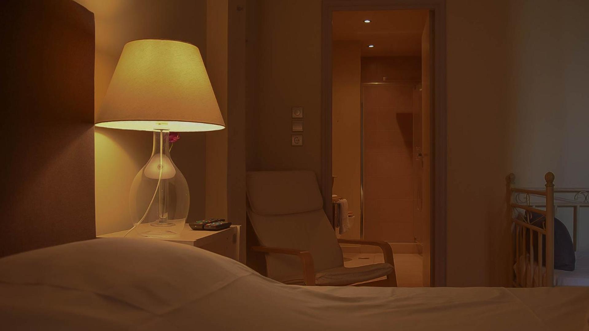 Studio Apartment - Photo 14