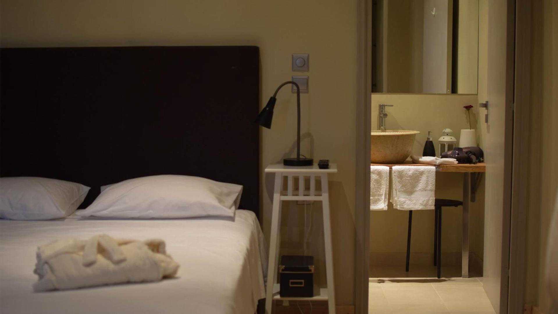 Studio Apartment - Photo 7
