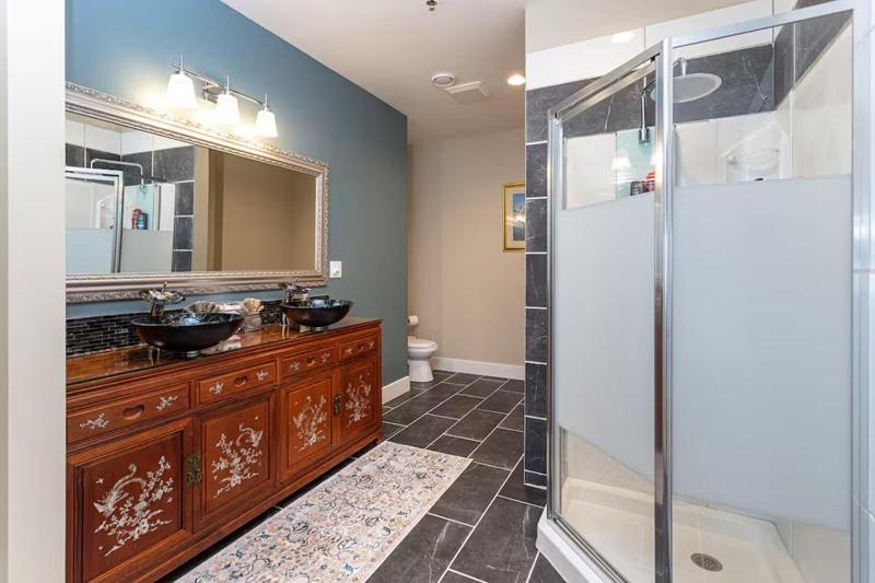 Deluxe Family Suite photo 1