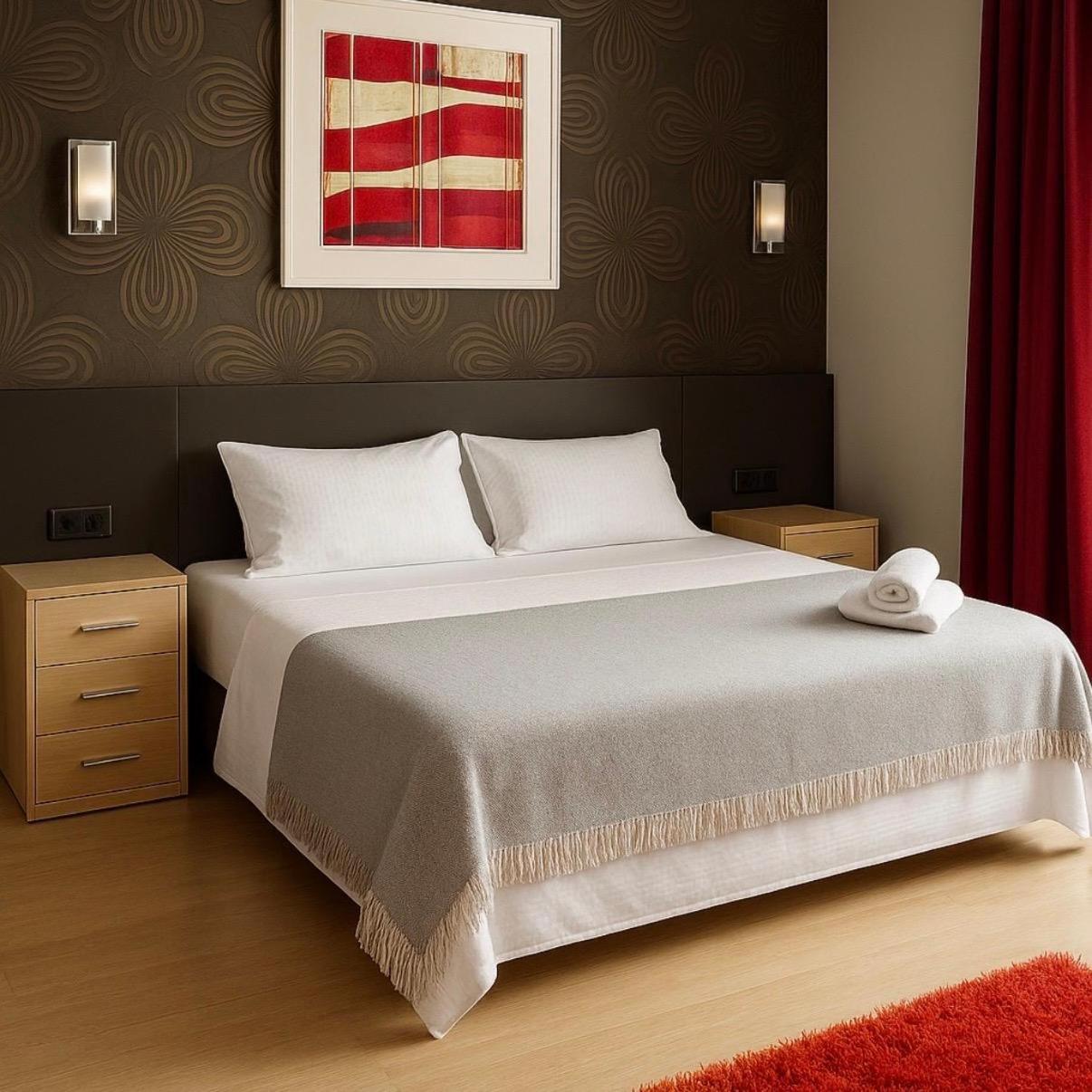 Queen Suite - Photo 1