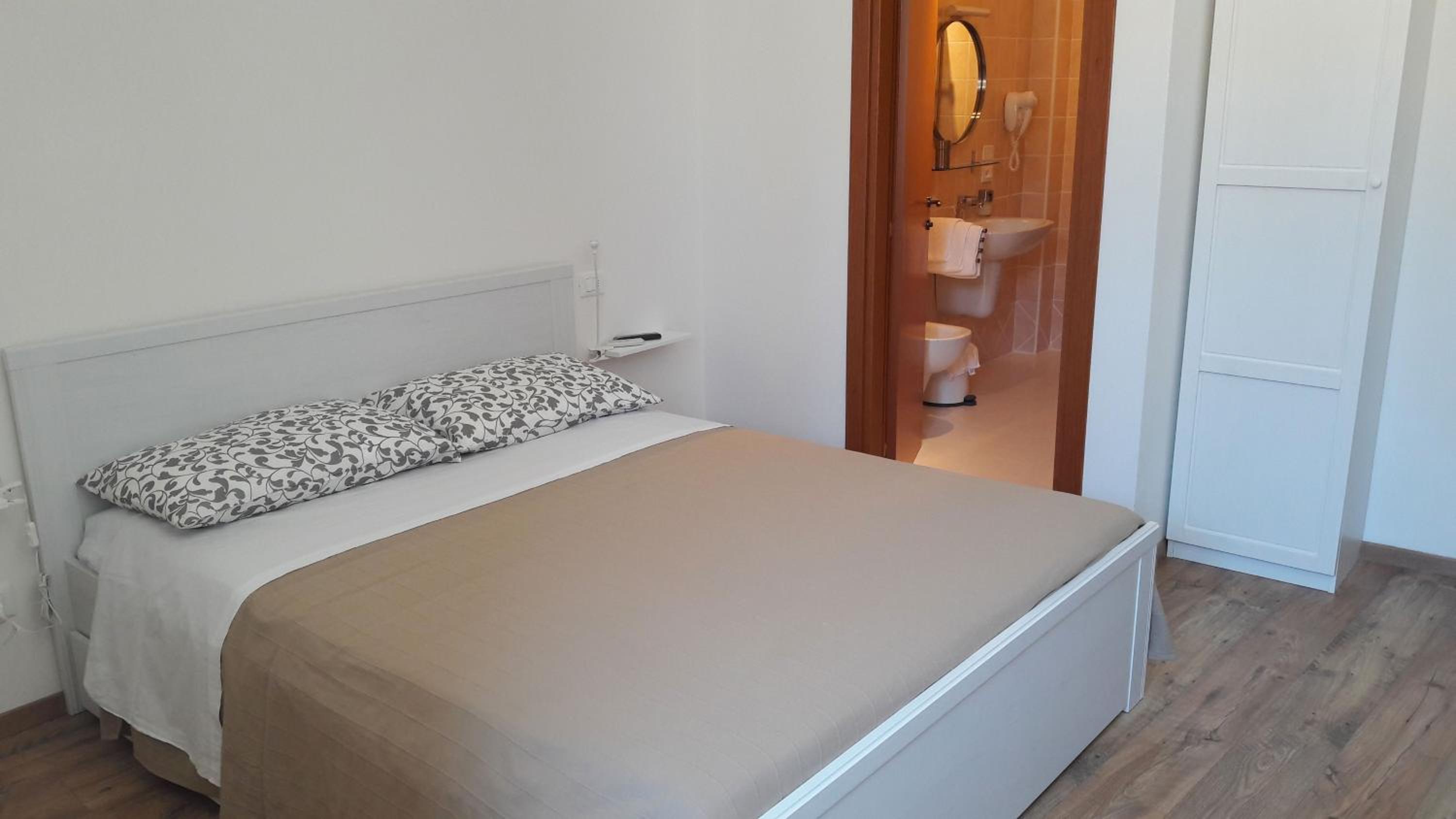 Deluxe Family Room - Photo 3