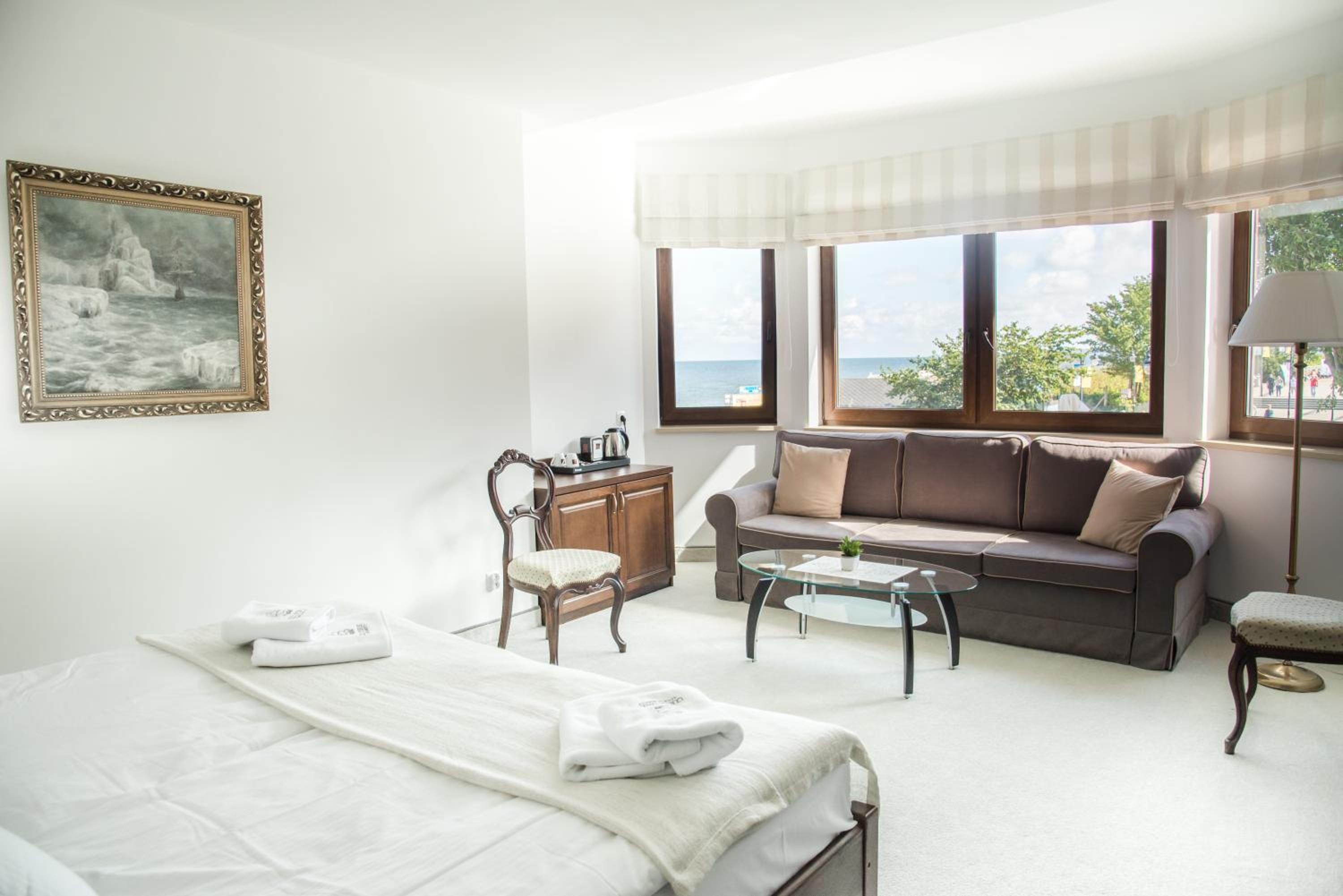 Deluxe Double Room with Promenade View photo 1