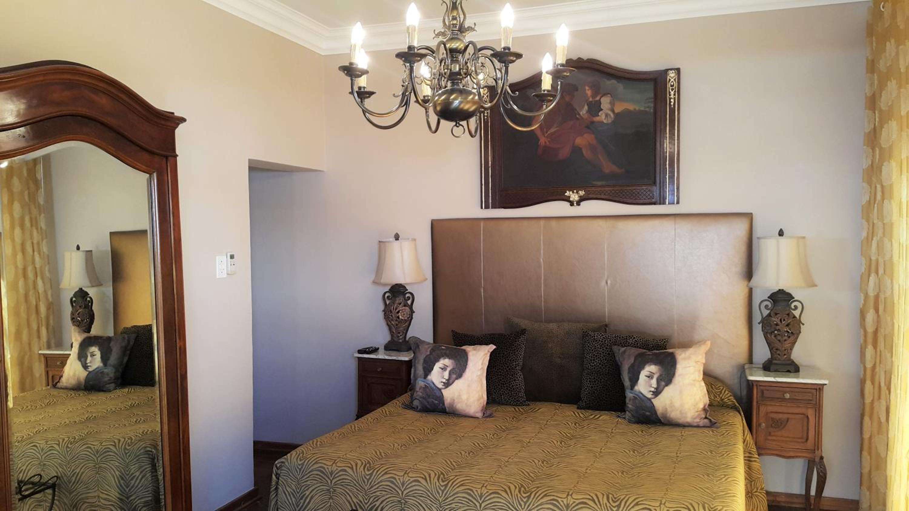 Executive Suite - Photo 1
