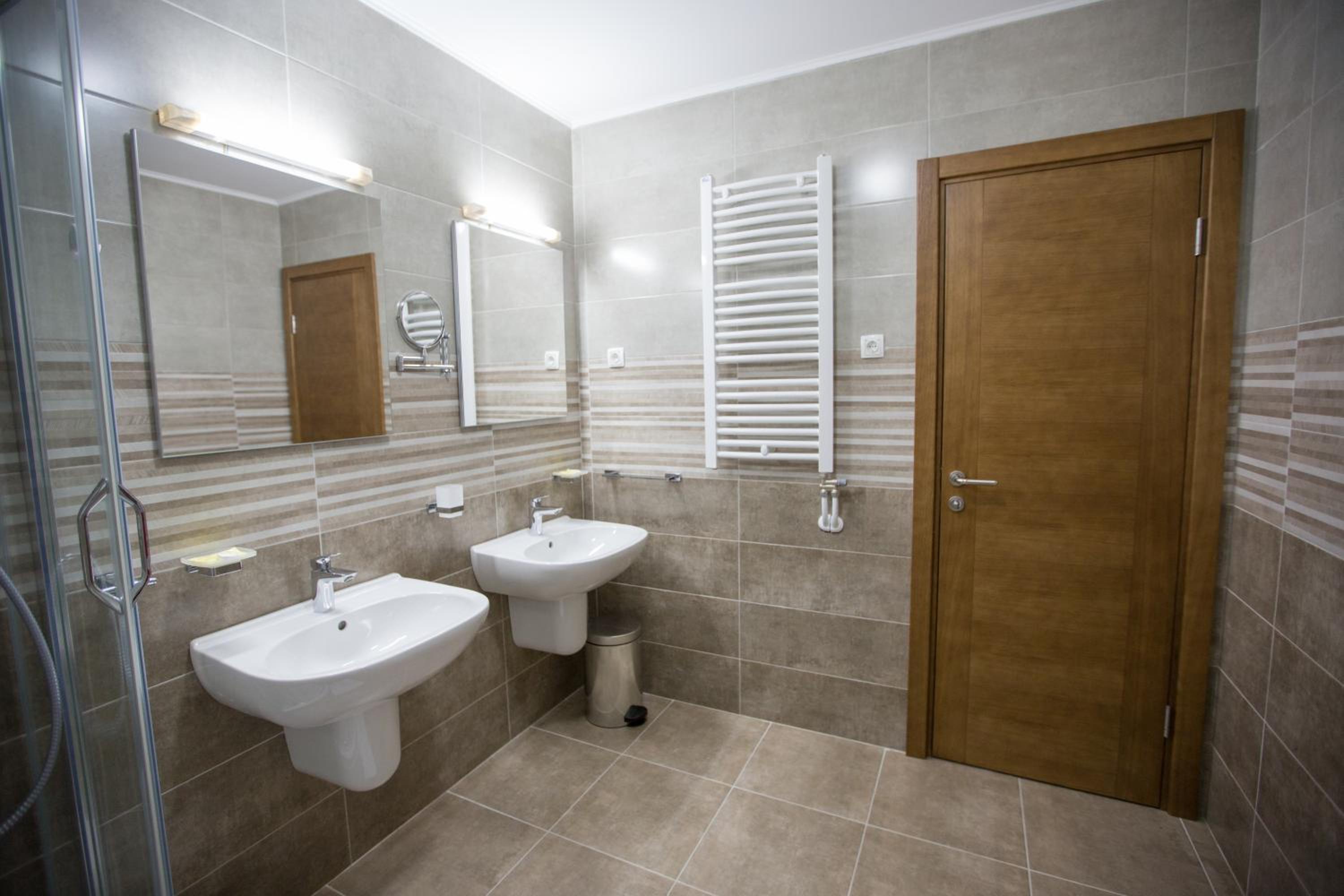 Deluxe Suite - Photo 7