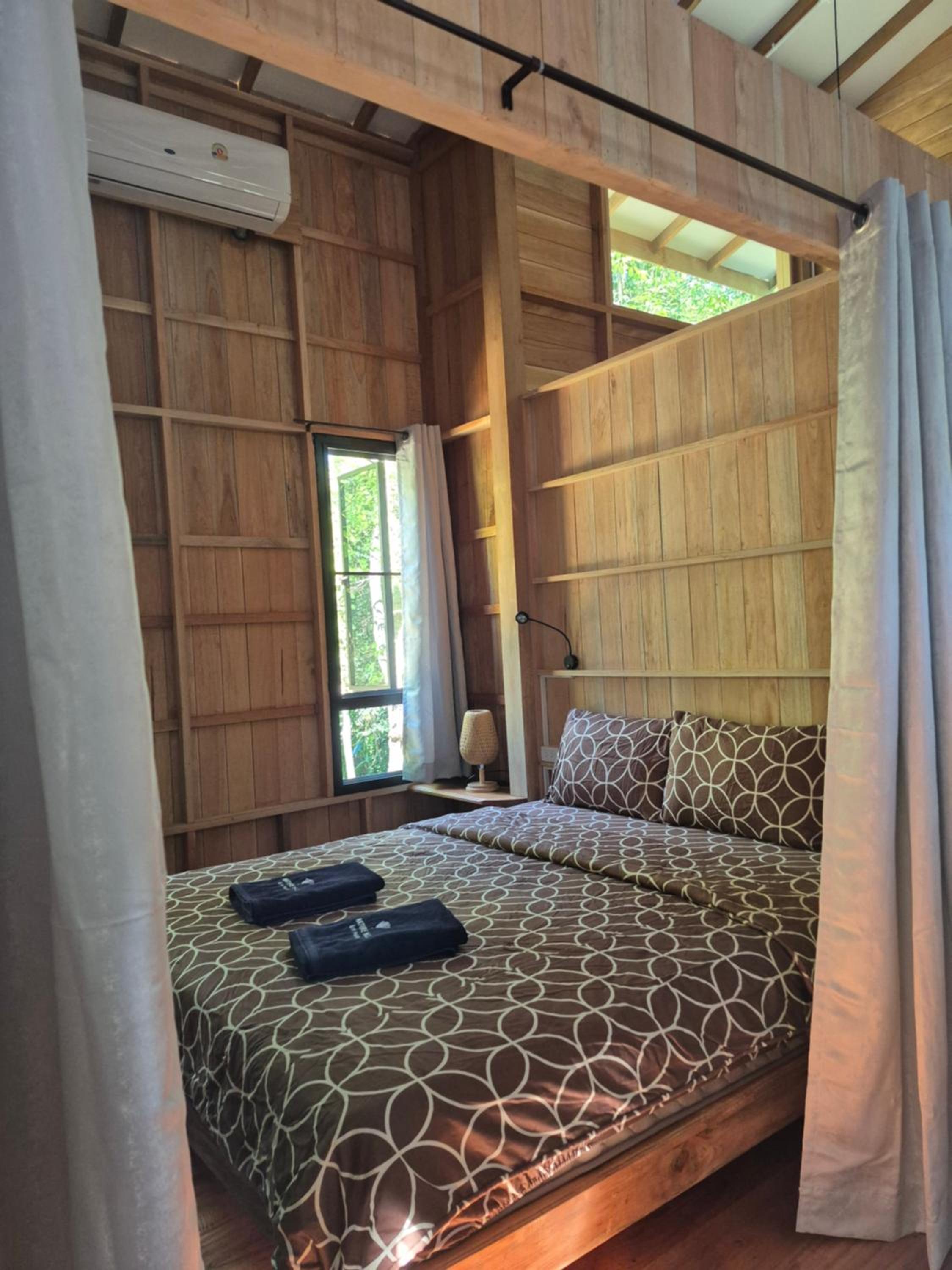 Deluxe Family Room photo 3