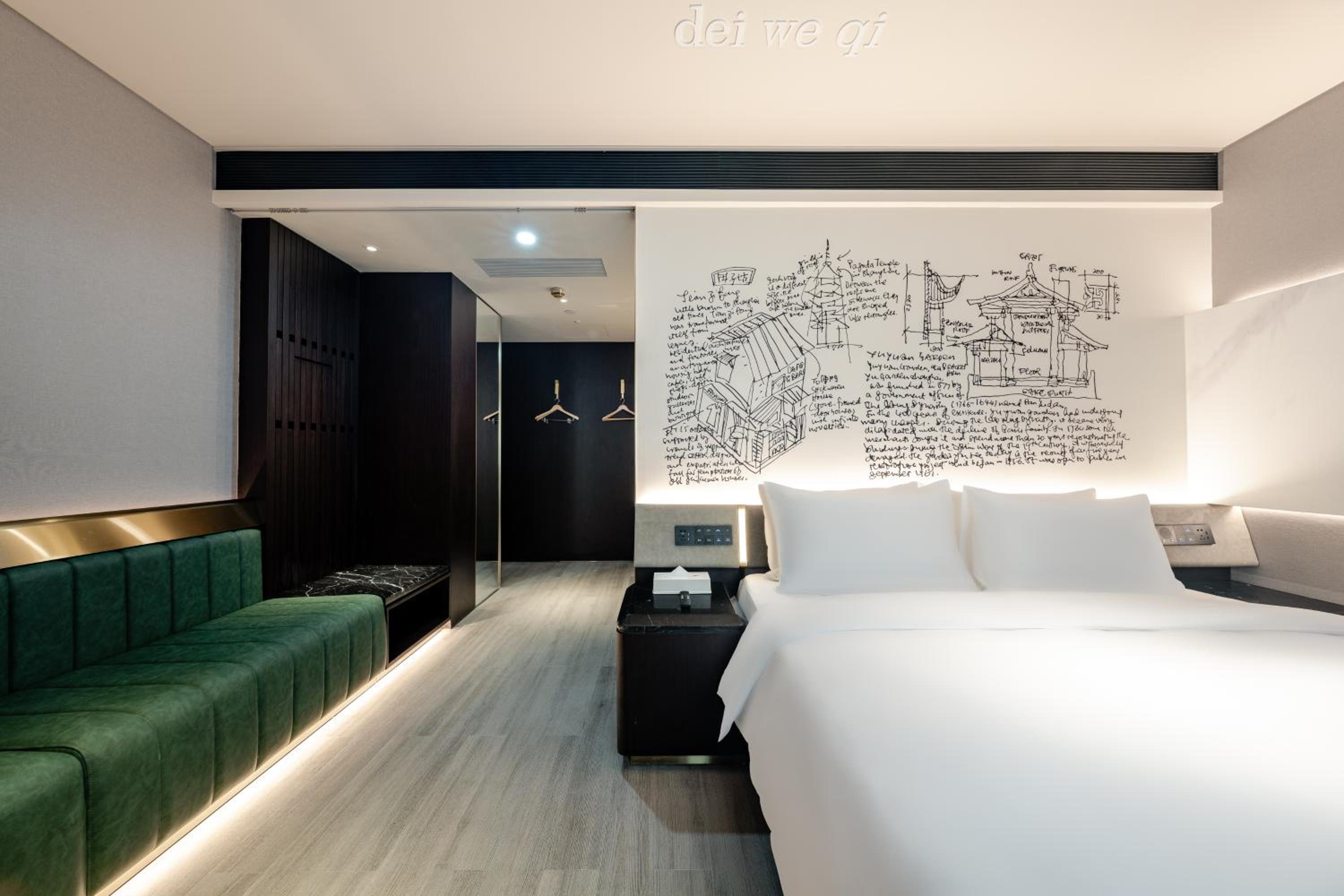 Queen Room