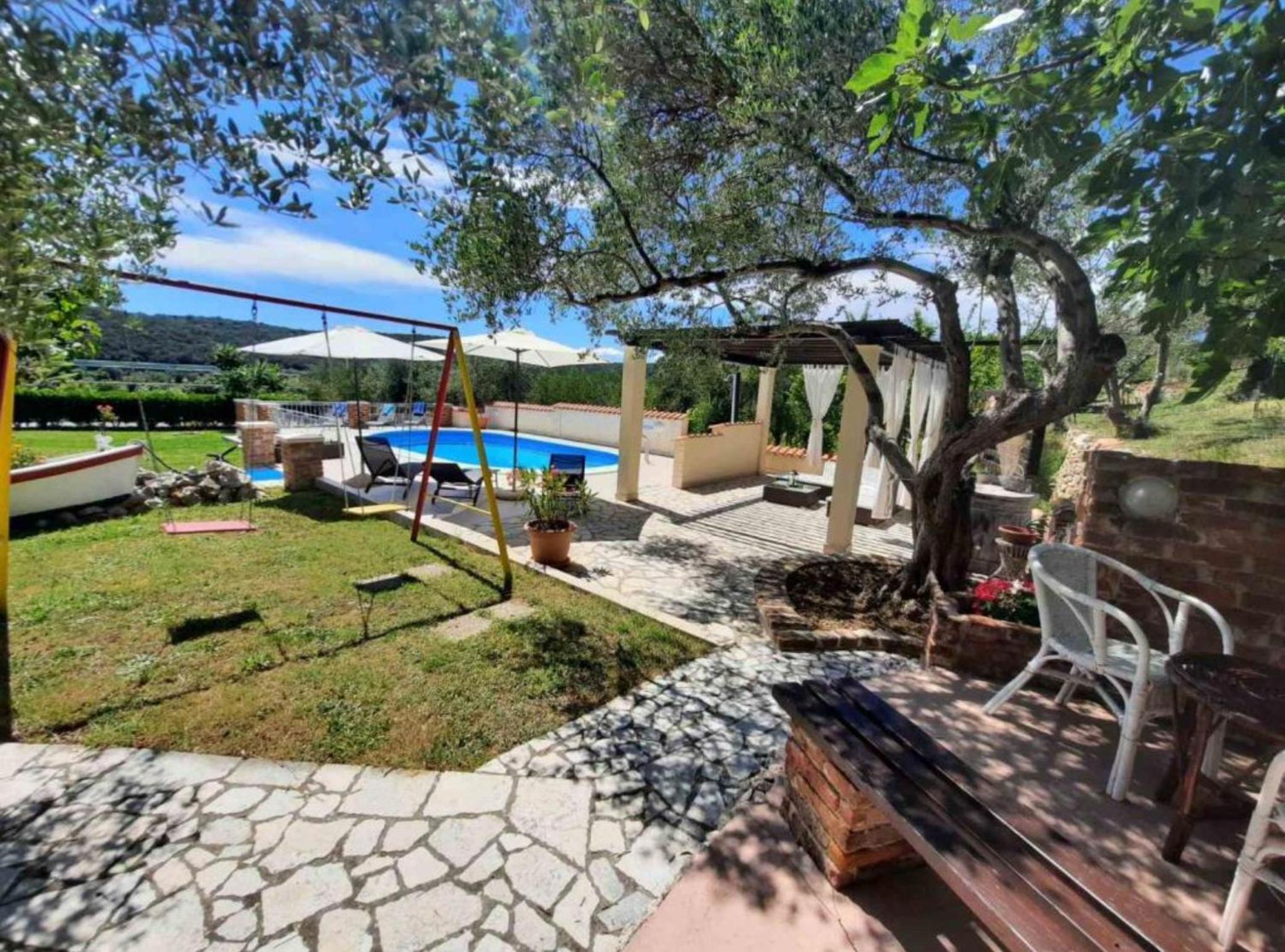 Two bedroom apartment with Balcony photo 2