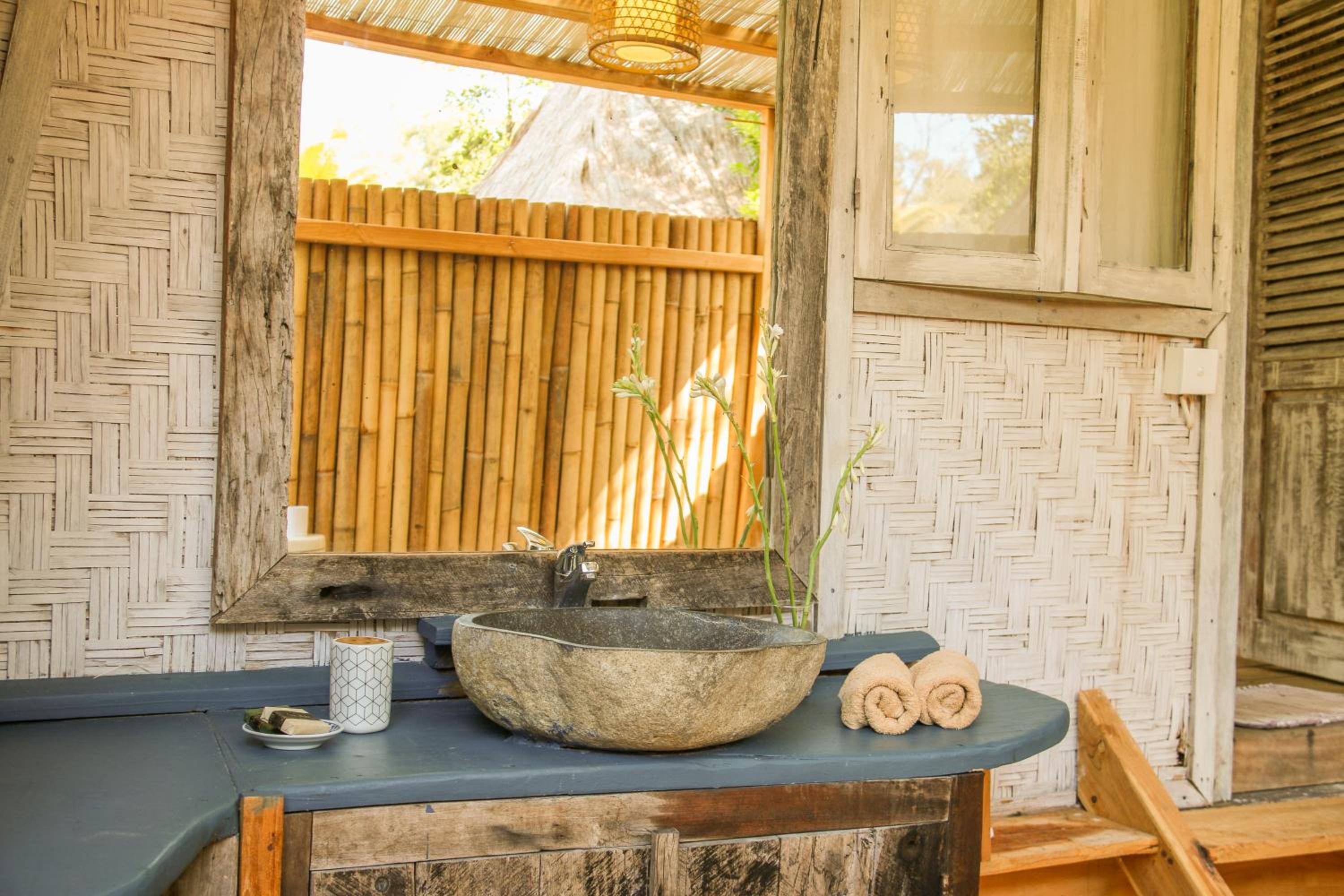 Bungalow with Garden View - Photo 5