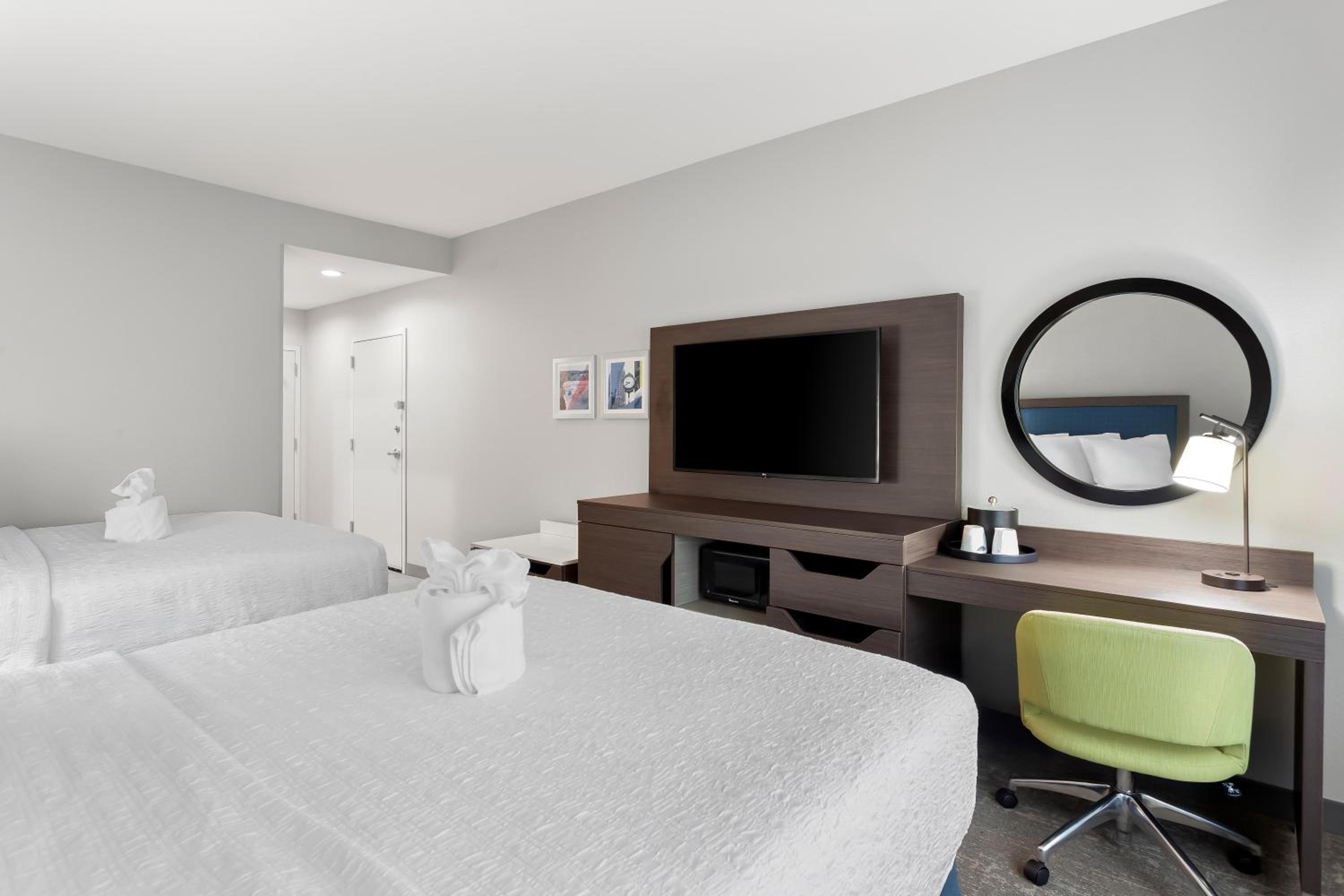 Queen Room with Two Queen Beds - Hearing Access - Photo 3