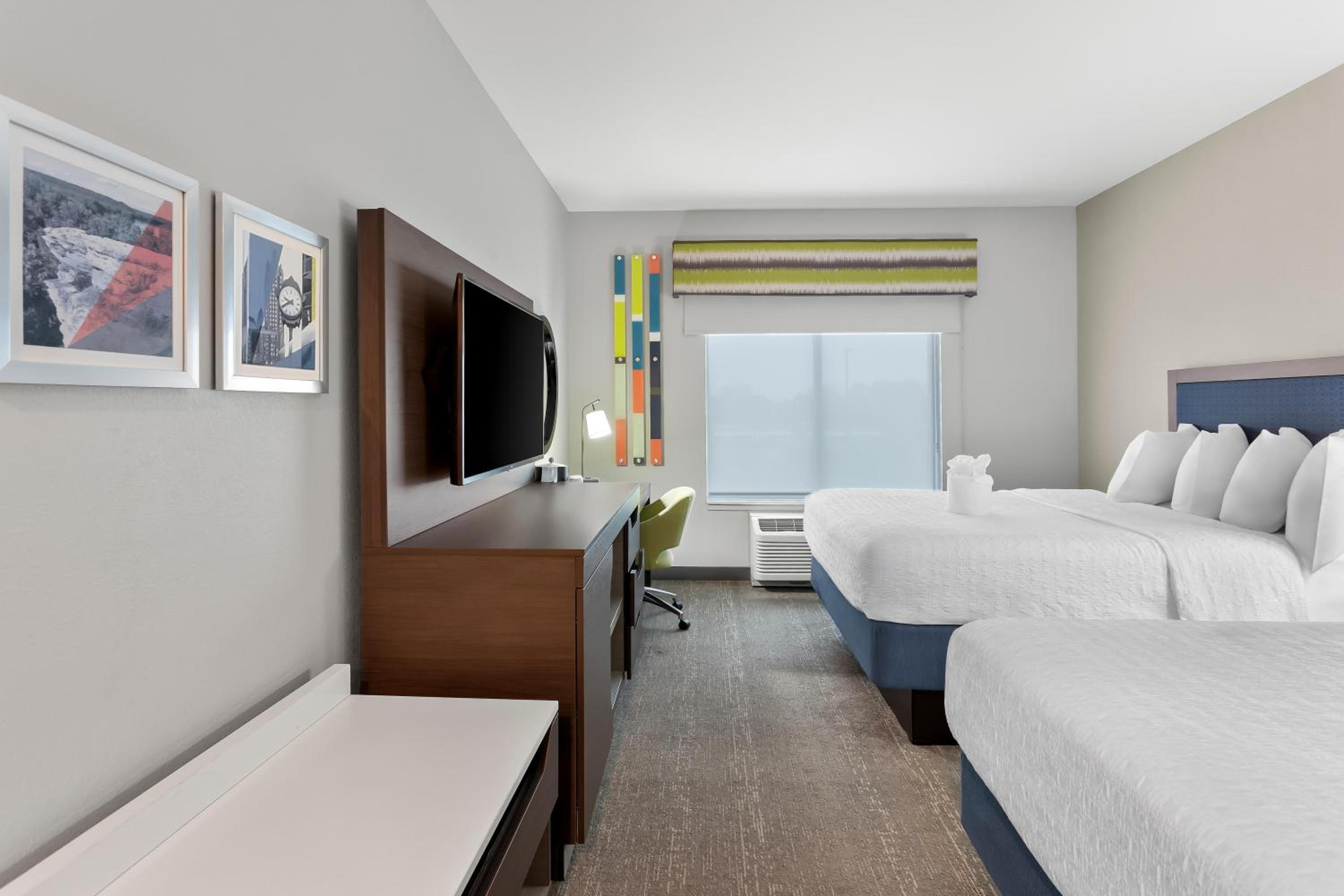 Queen Room with Two Queen Beds - Hearing Access - Photo 4