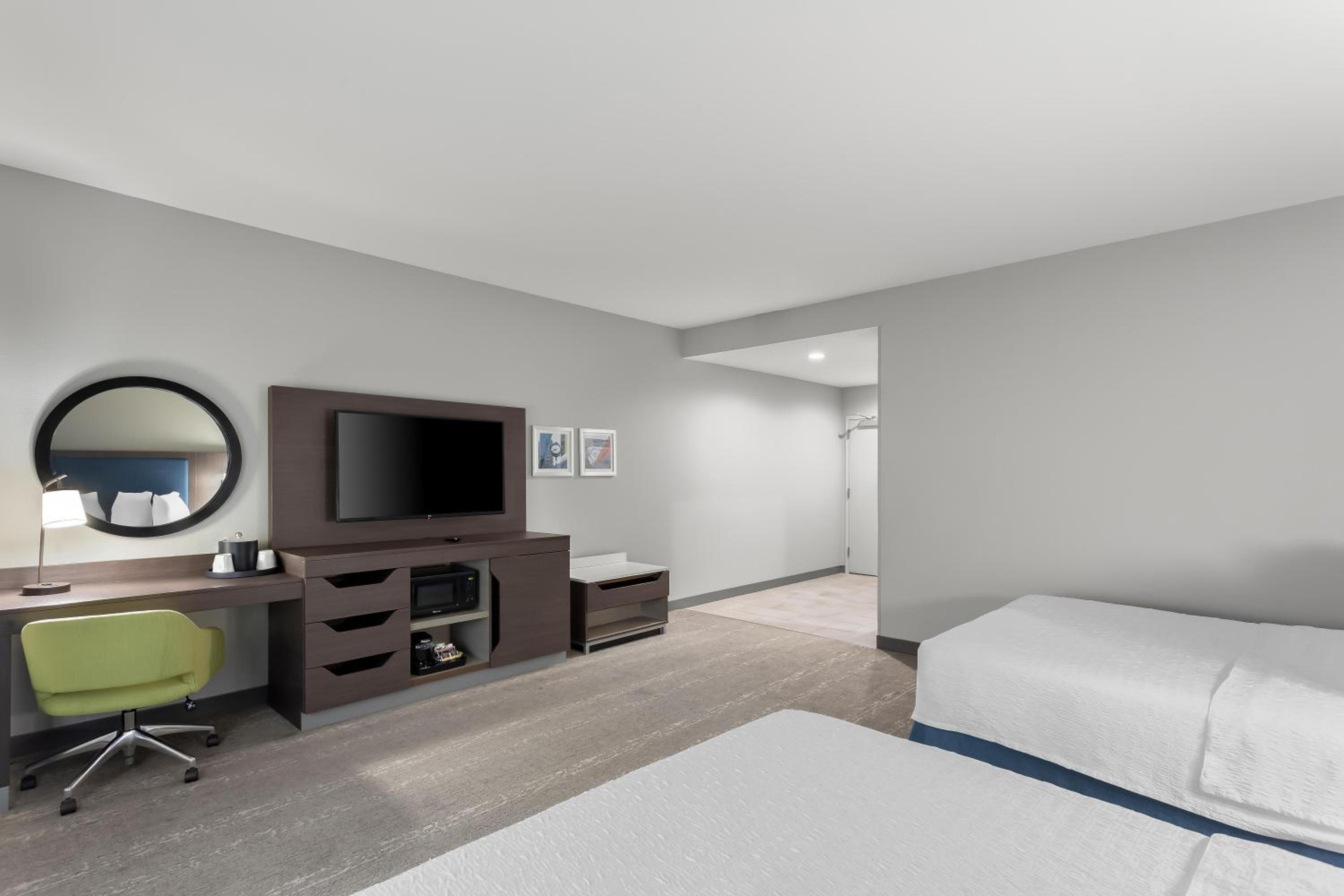 Queen Room with Two Queen Beds and Bath Tub - Mobility Access - Photo 3