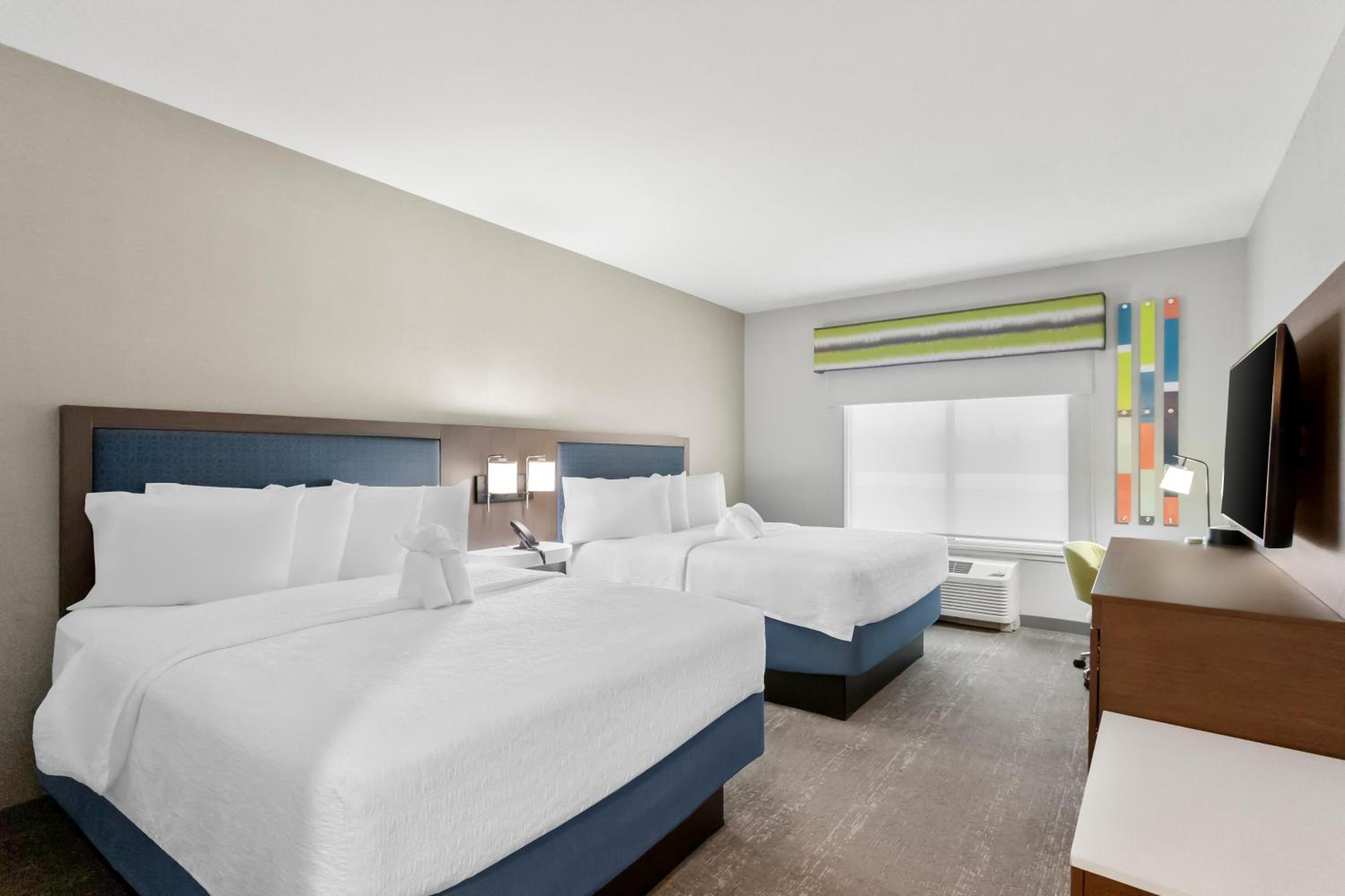 Queen Room with Two Queen Beds - Hearing Access - Photo 5