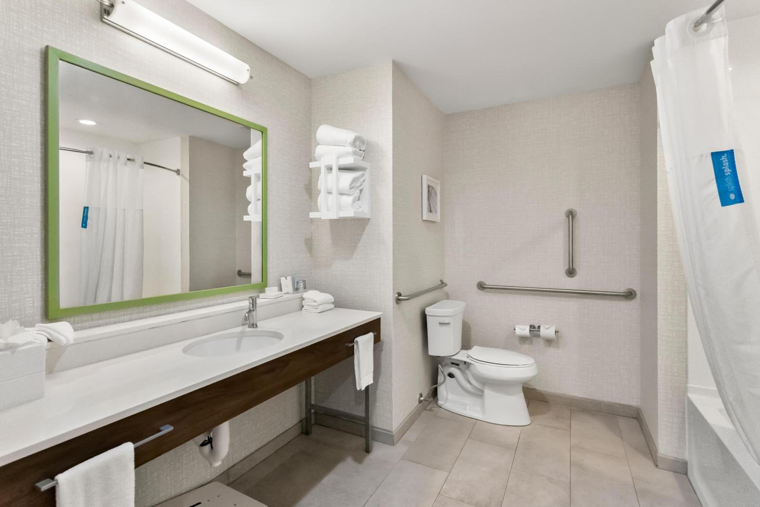 Queen Room with Two Queen Beds and Bath Tub - Mobility Access - Photo 6