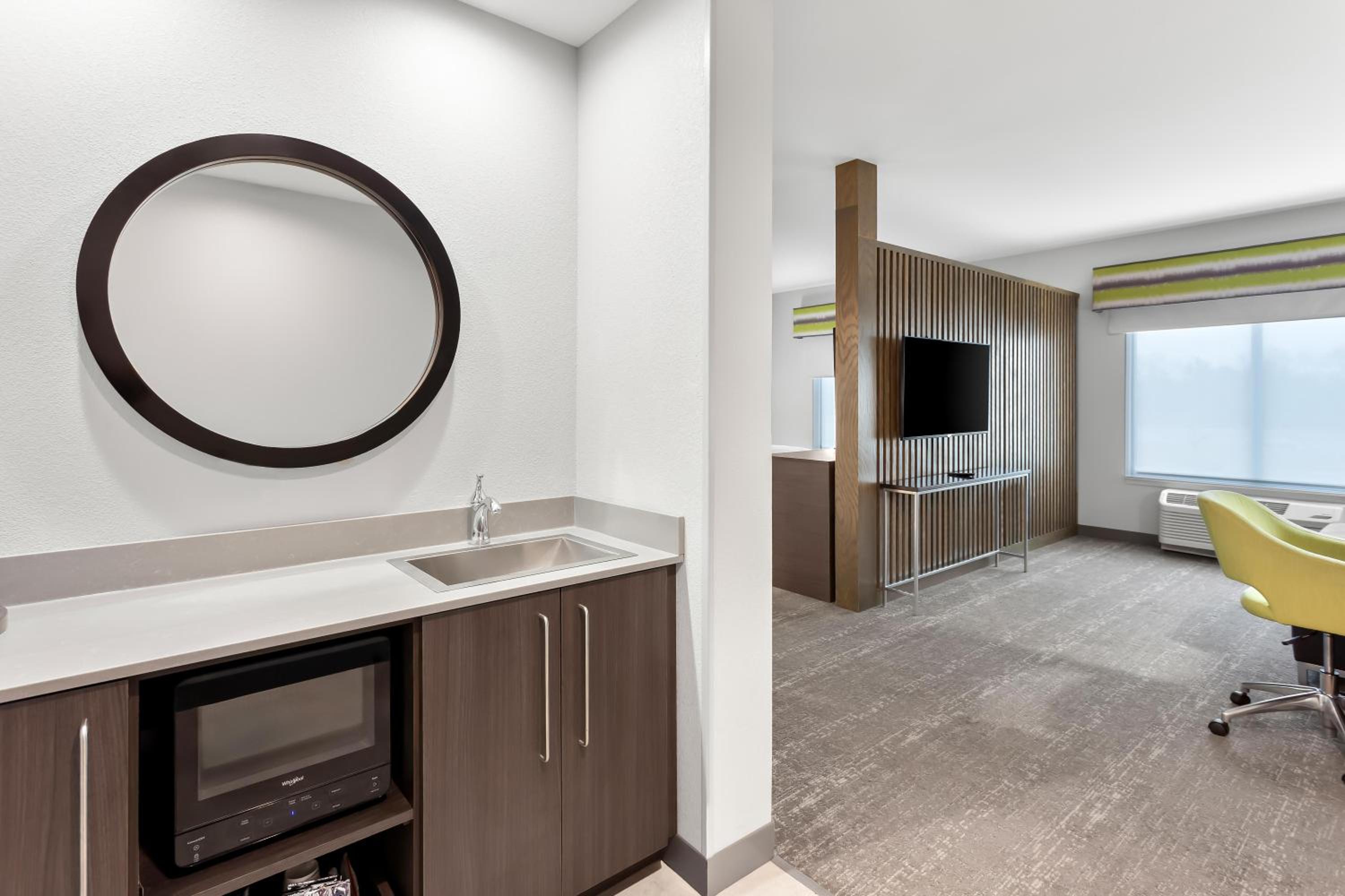 King Studio Suite - Photo 6