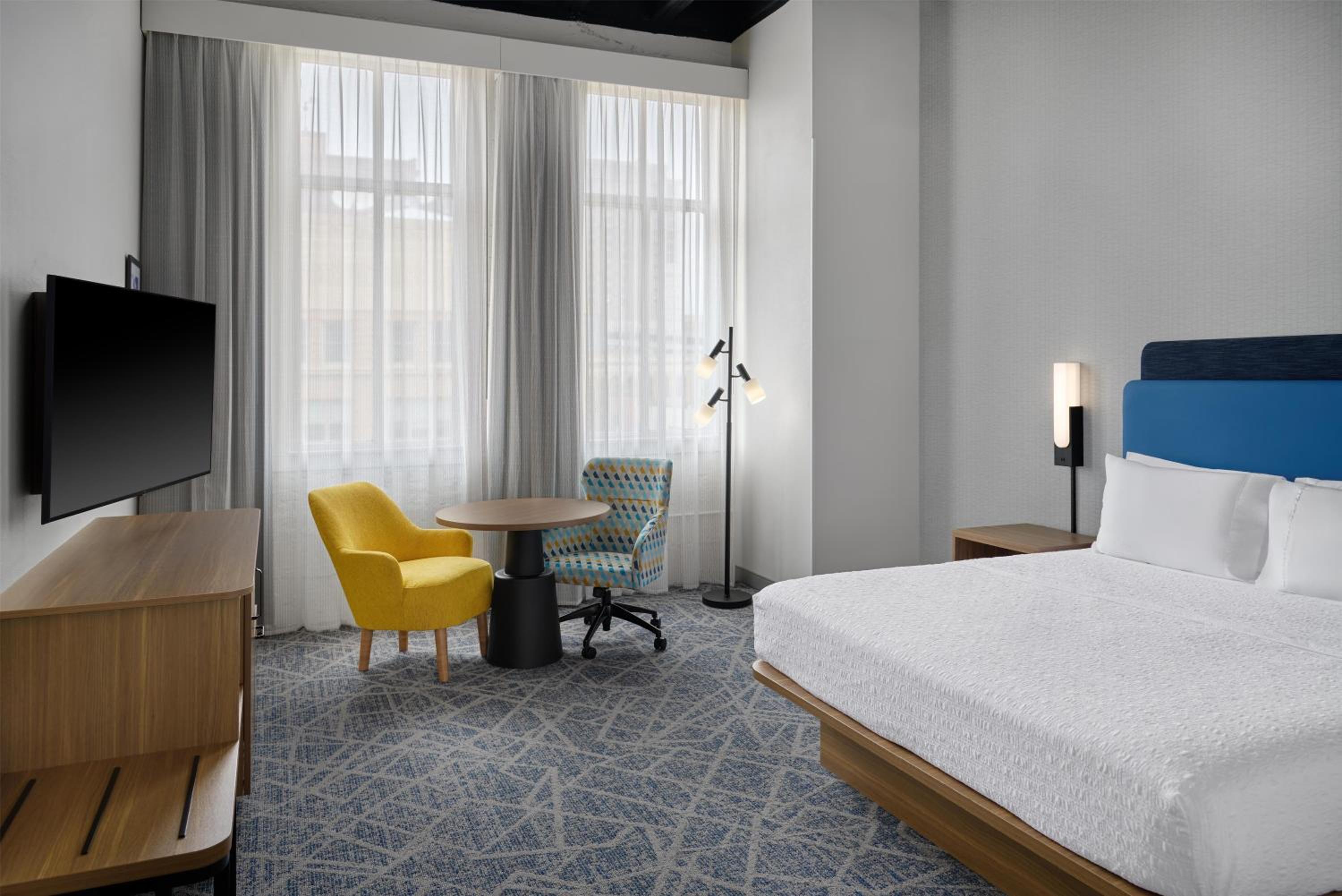 King Room - Hearing Accessible photo 2