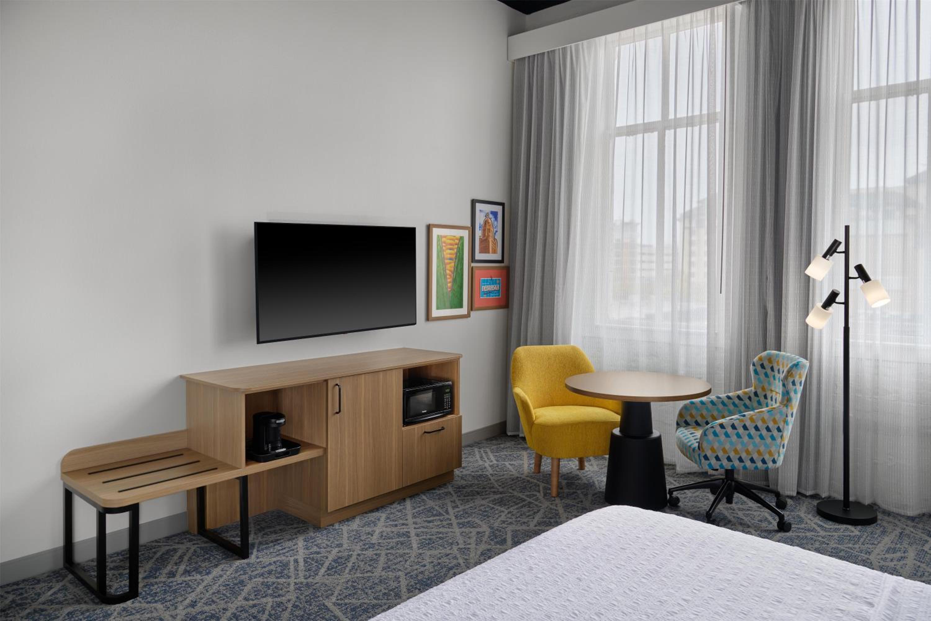 King Room - Hearing Accessible photo 3