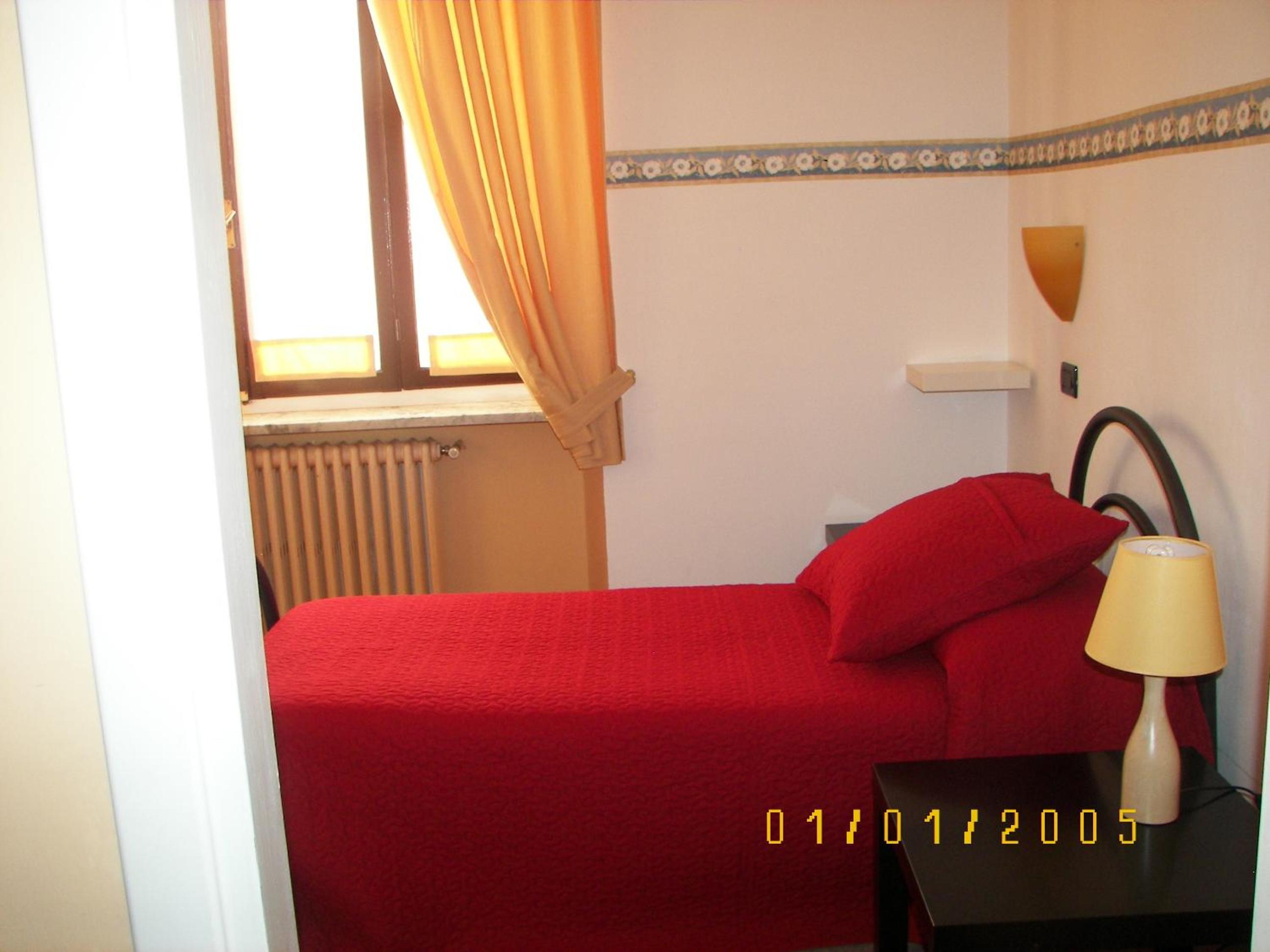 Single Room photo 3