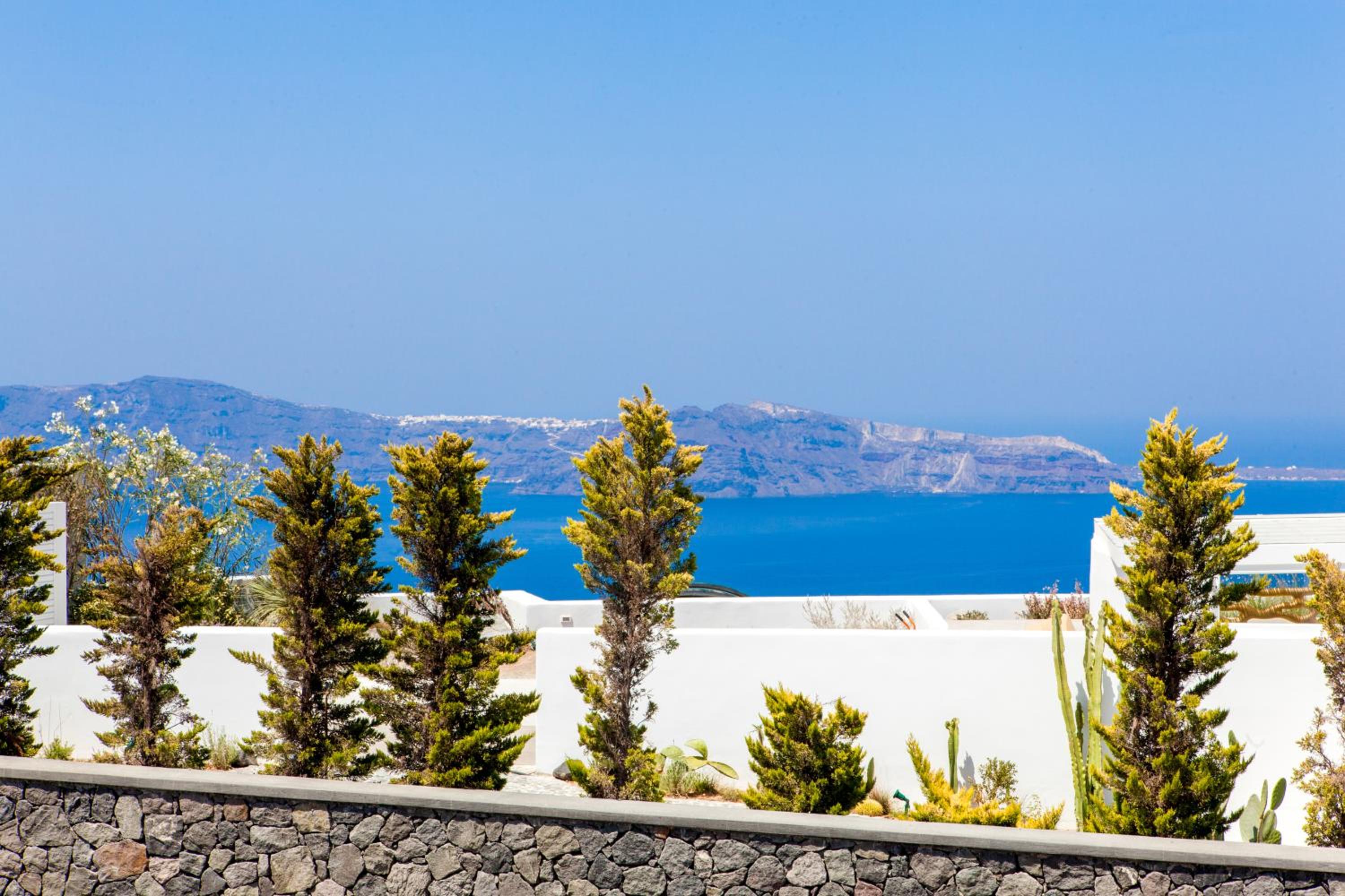 Deluxe Apartment with Outdoor Hot Tub, Caldera and Panoramic Sea View  photo 2