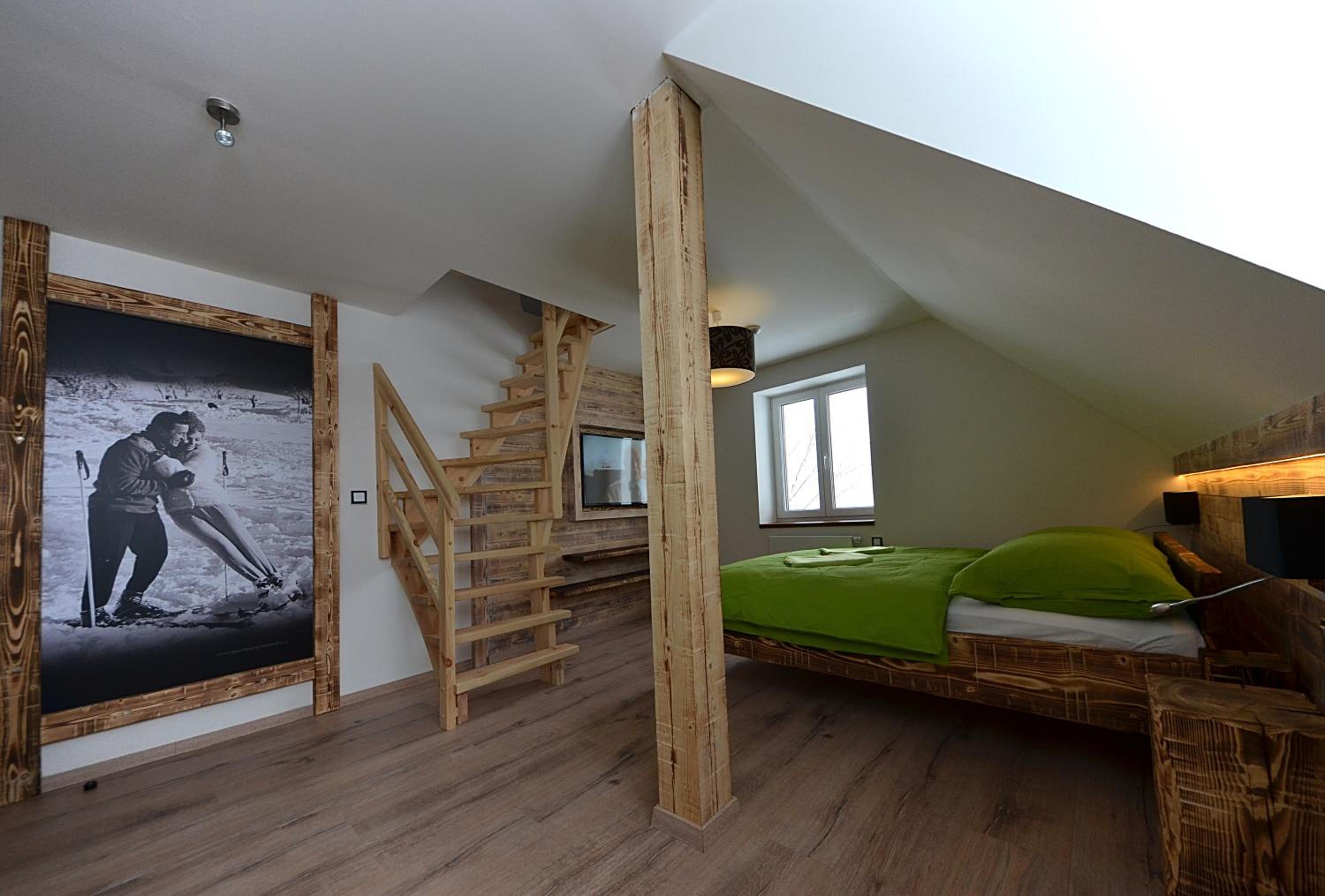 Apartment with Mountain View photo 2